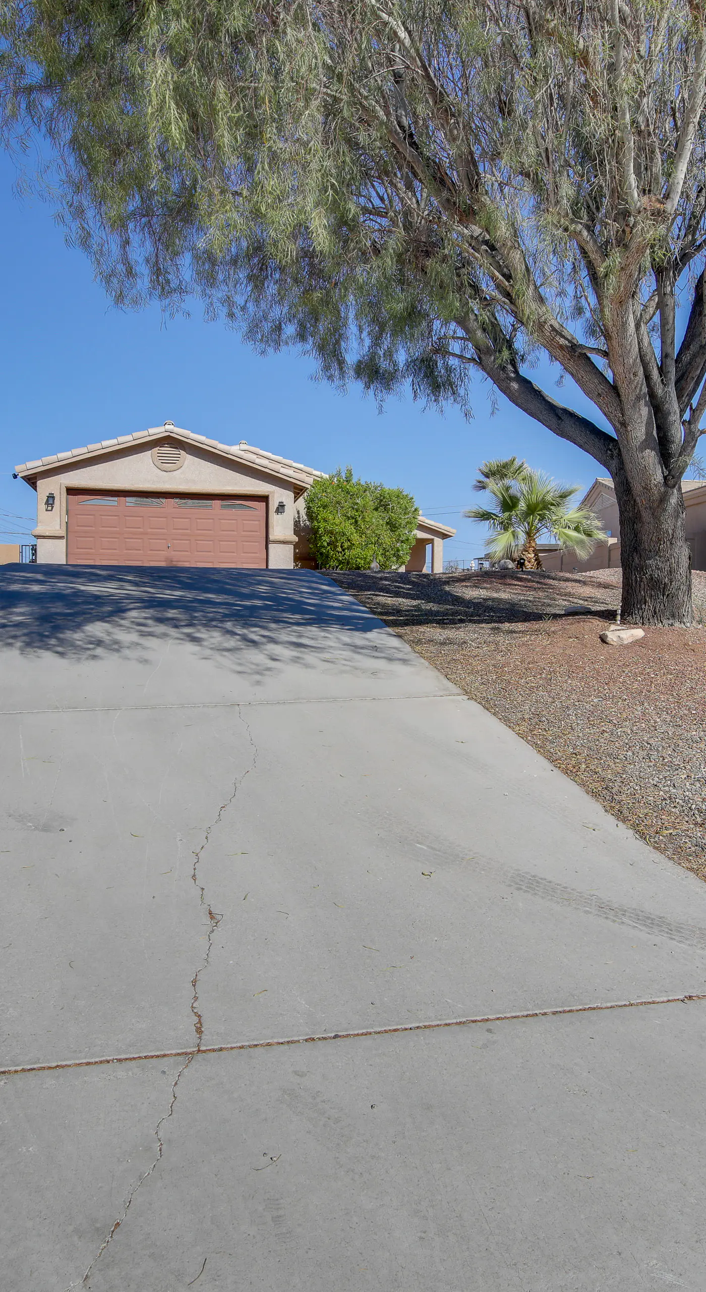 4 Mi to the Lake! Pet-Friendly Havasu Home