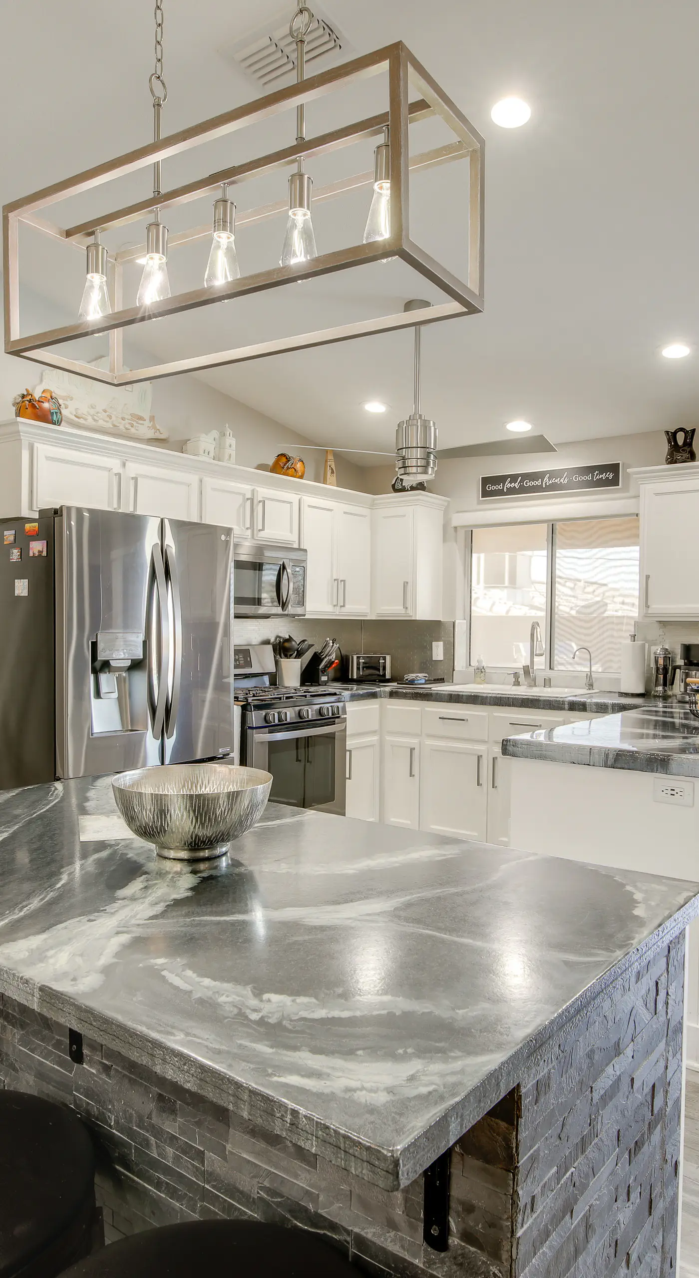 4 Mi to the Lake! Pet-Friendly Havasu Home