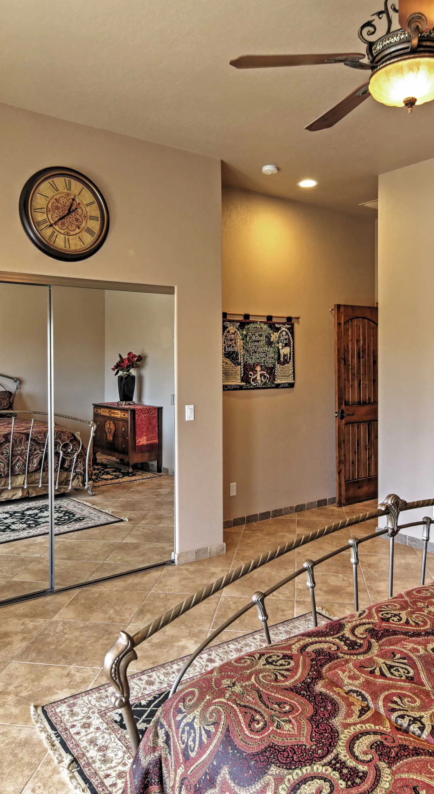 < 2 Mi to Lake Havasu: Spacious Home w/ Patio!