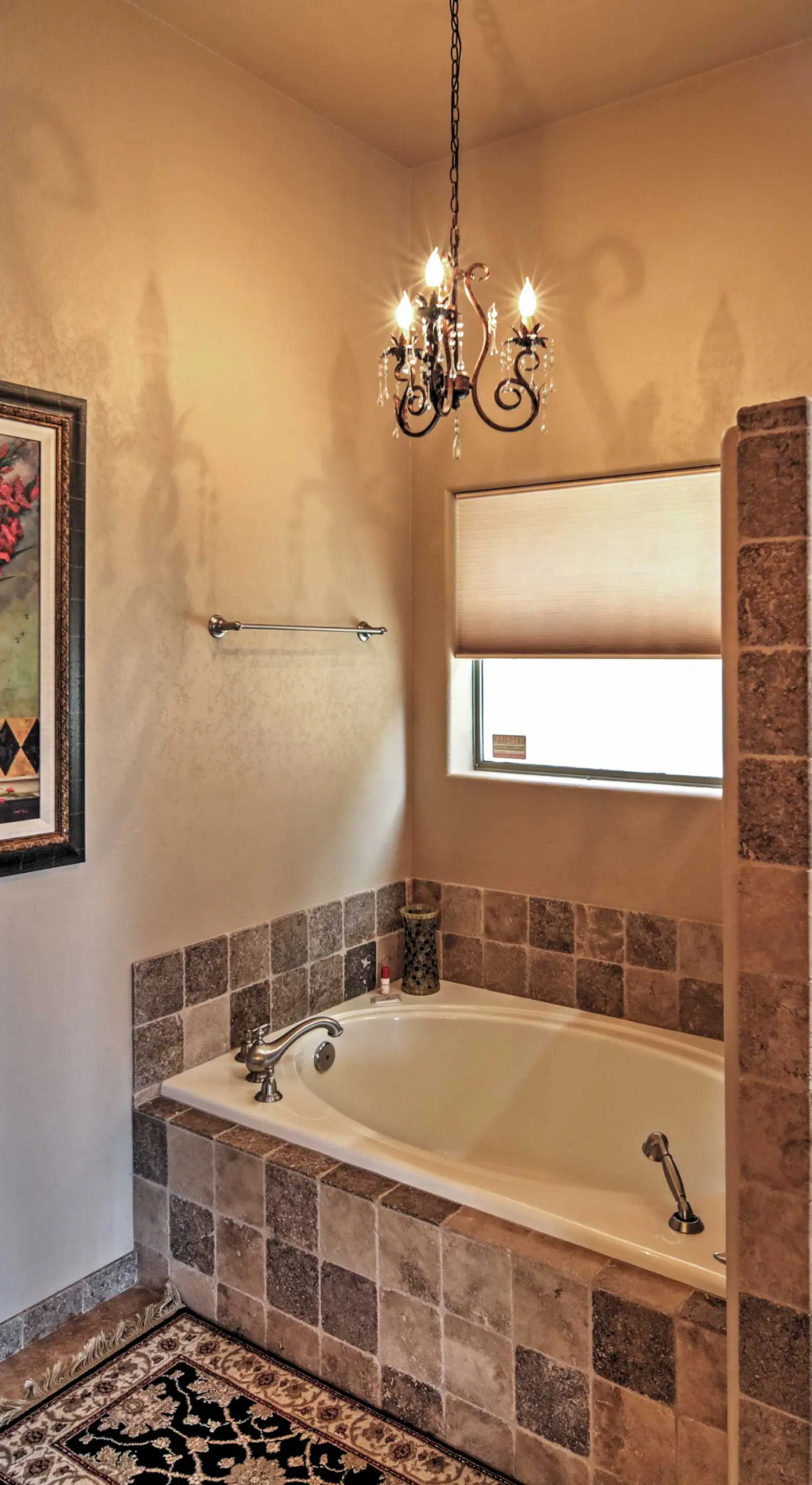 < 2 Mi to Lake Havasu: Spacious Home w/ Patio!