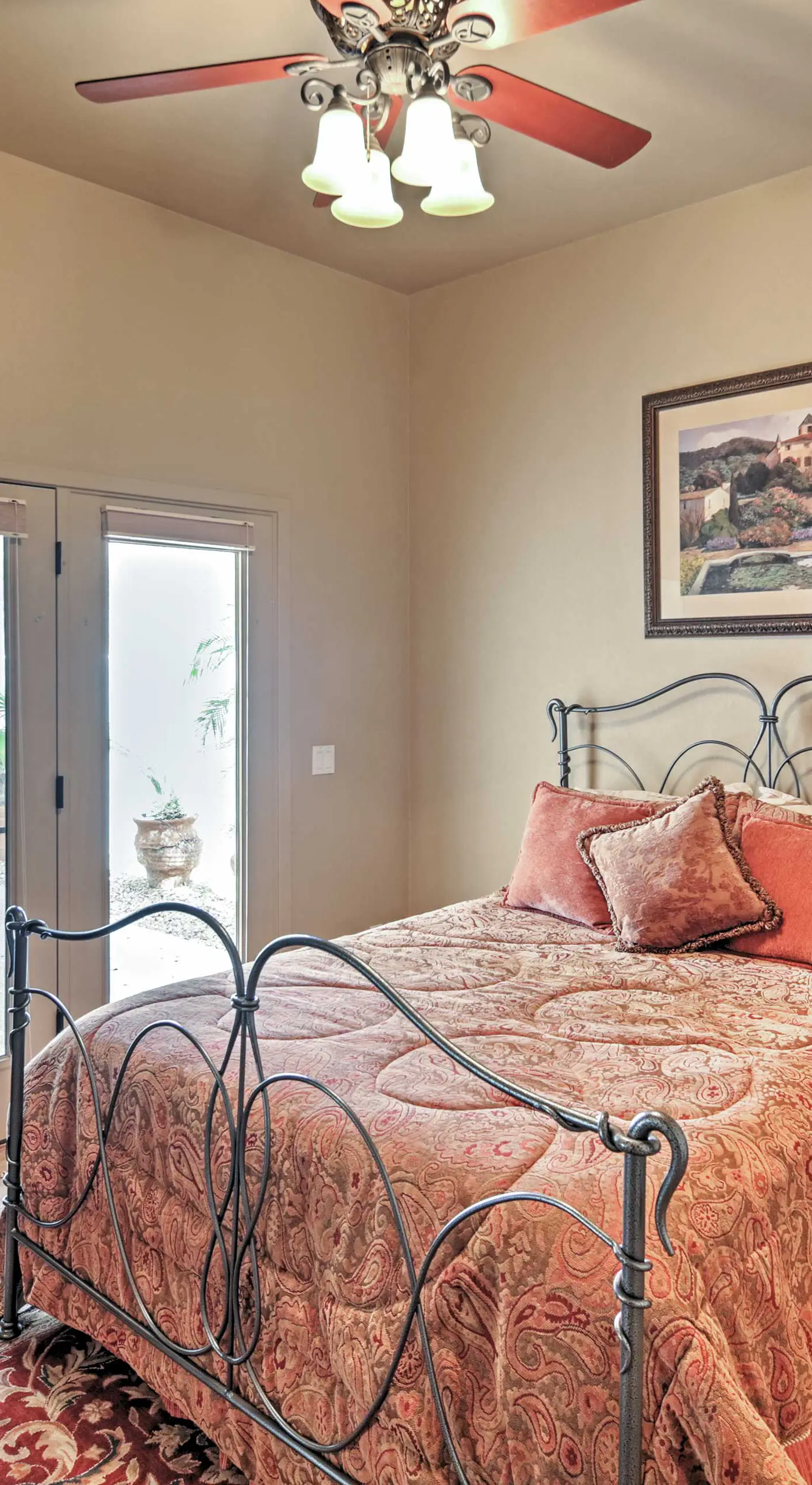 < 2 Mi to Lake Havasu: Spacious Home w/ Patio!