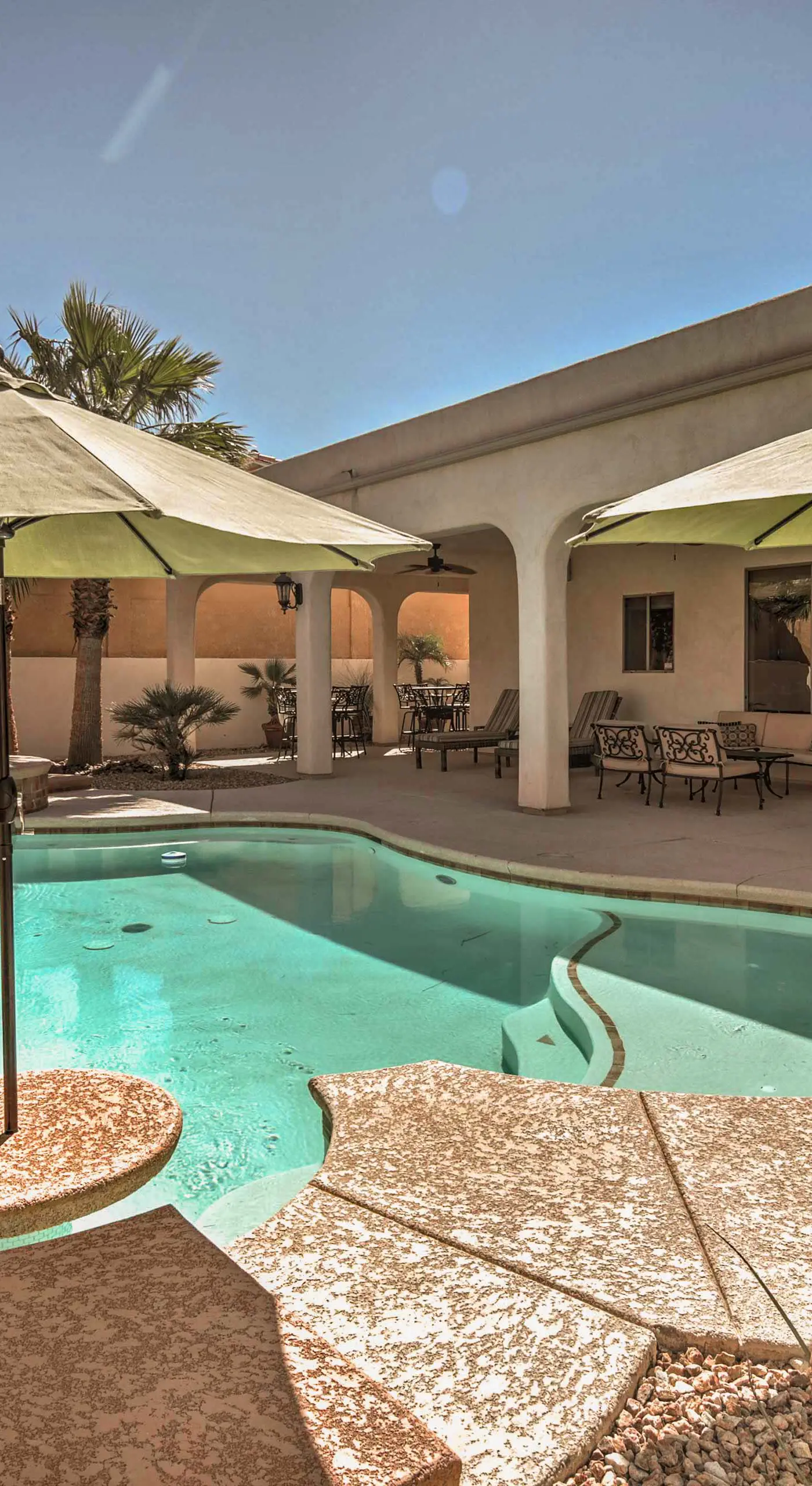 < 2 Mi to Lake Havasu: Spacious Home w/ Patio!