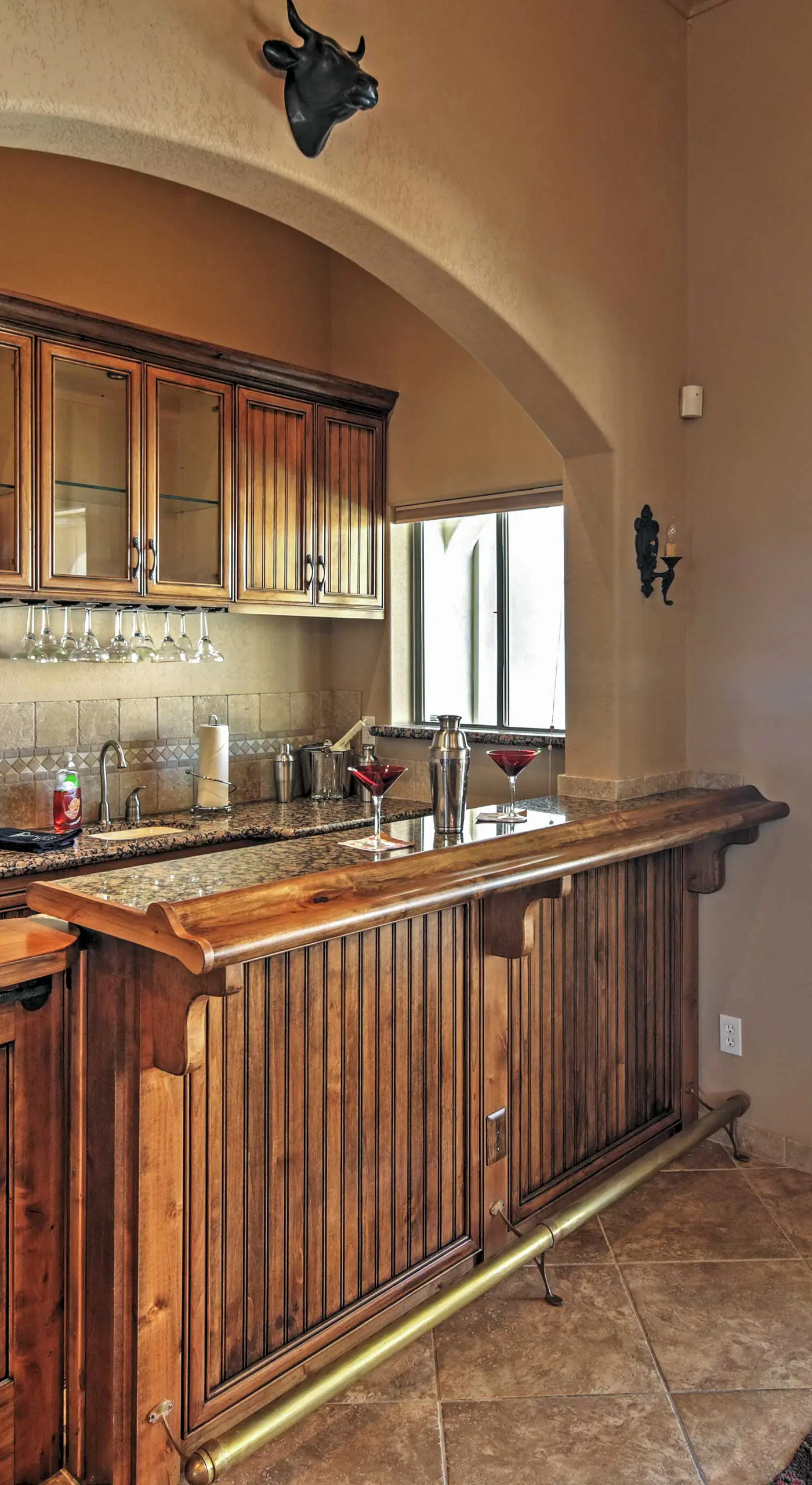 < 2 Mi to Lake Havasu: Spacious Home w/ Patio!