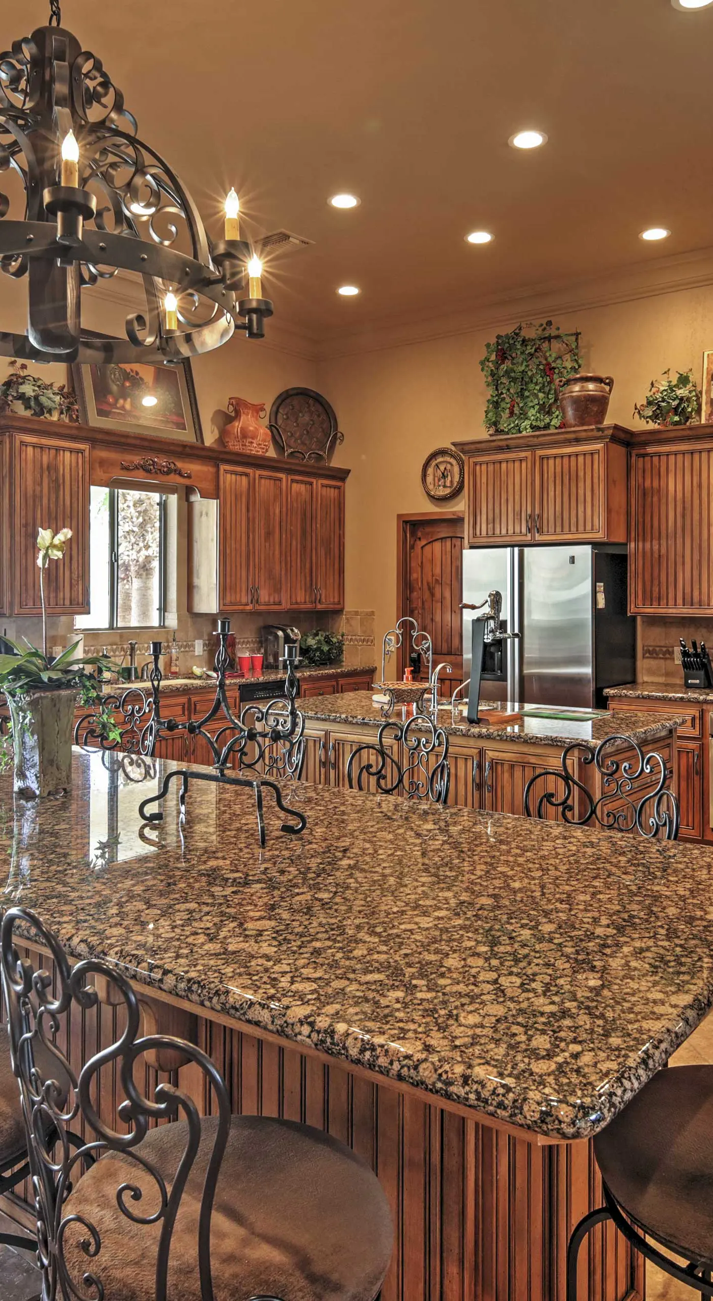 < 2 Mi to Lake Havasu: Spacious Home w/ Patio!