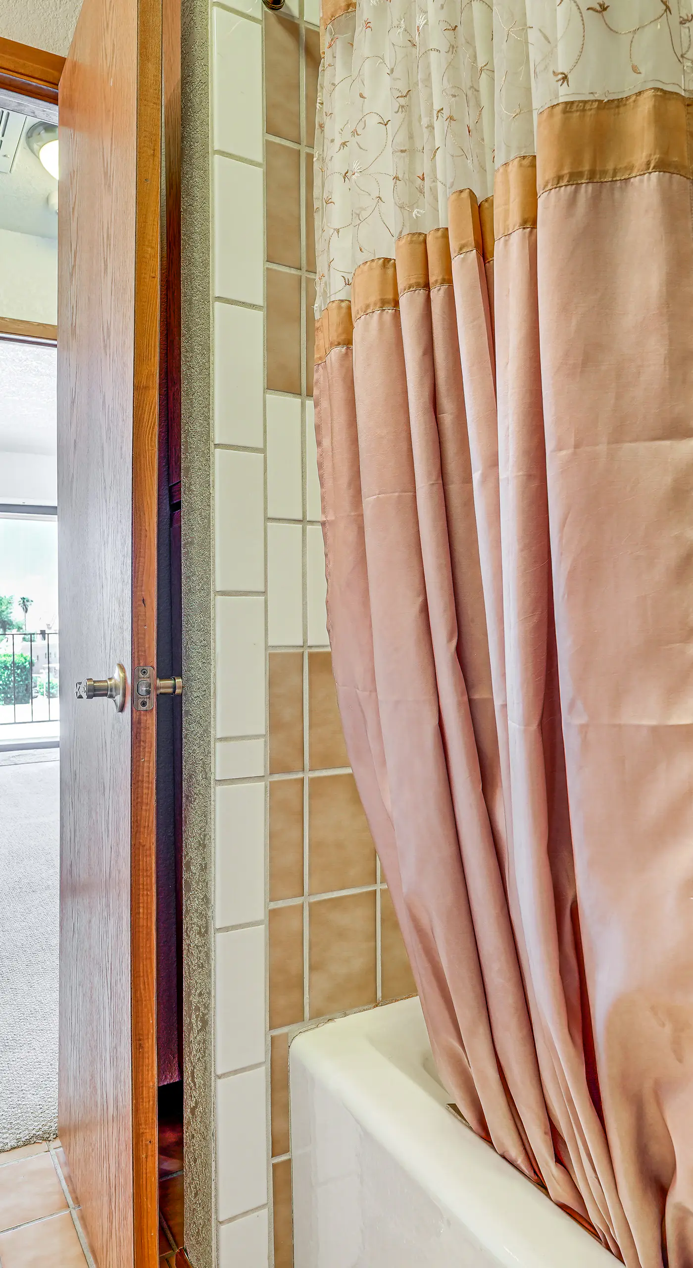 Walk to Lake Havasu Beaches: Condo w/ Pool Access!