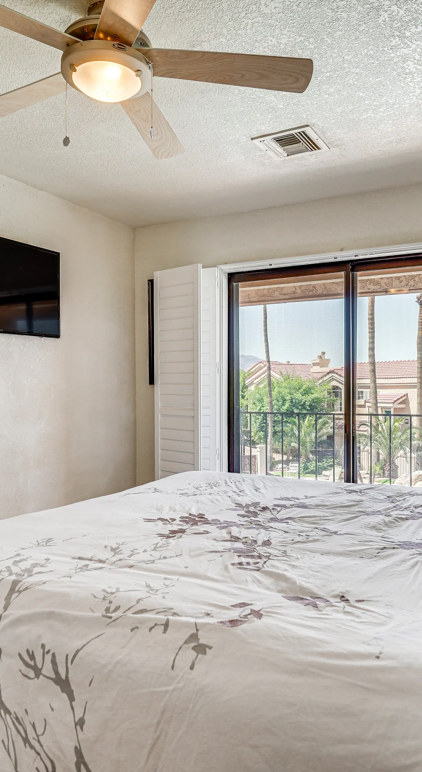 Walk to Lake Havasu Beaches: Condo w/ Pool Access!
