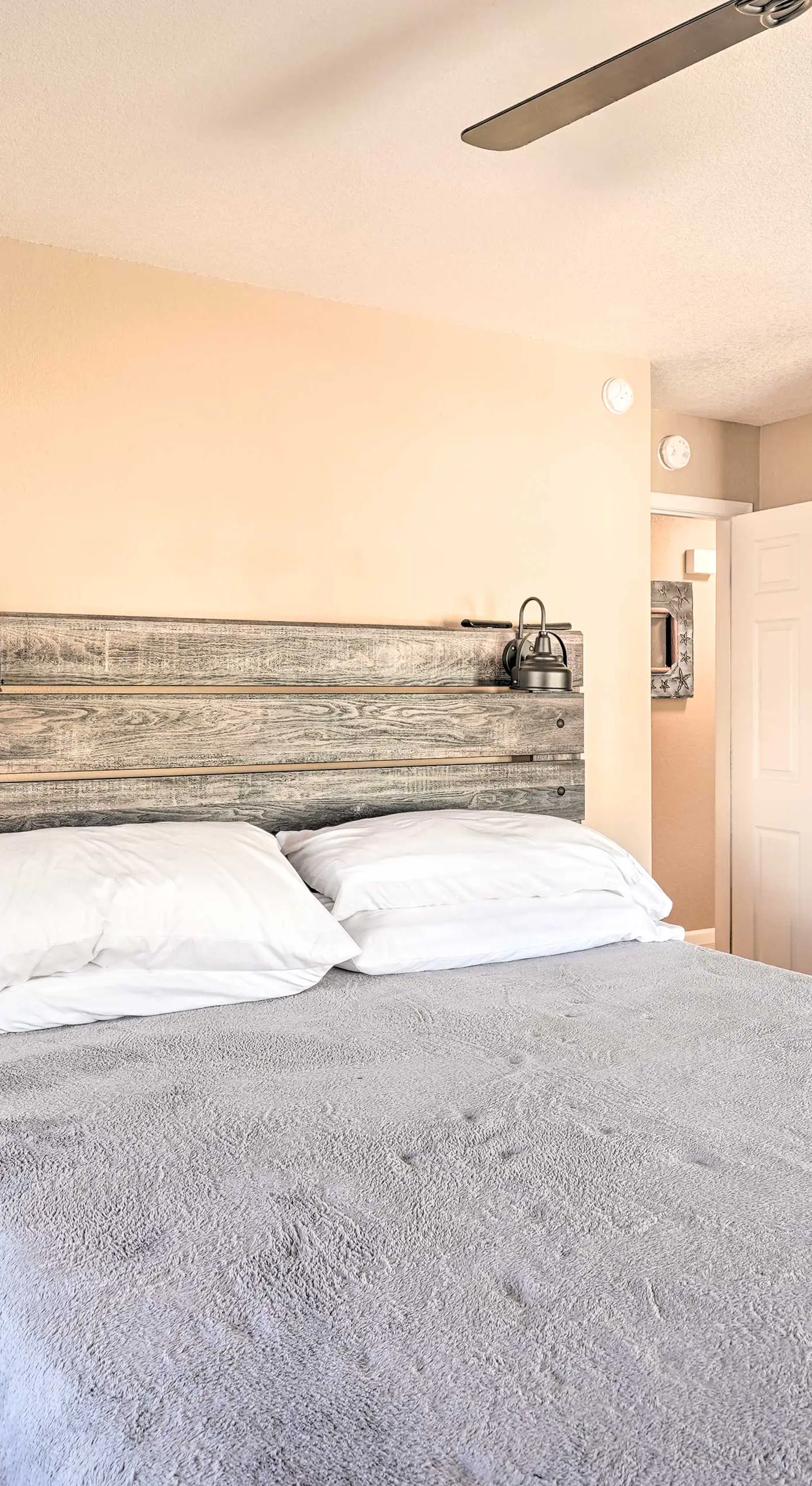 5 Mi to London Bridge: Stunning Escape w/ Hot Tub