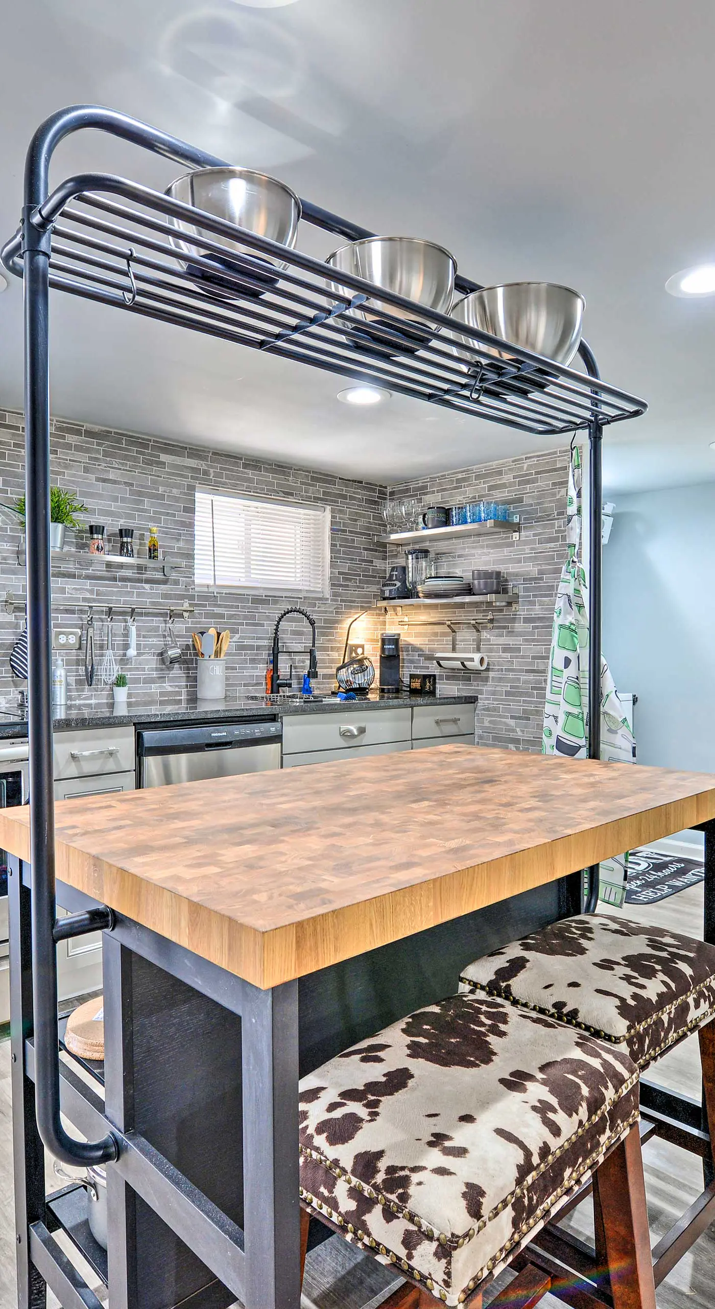 Stylish DC Studio ~ 5 Mi to National Mall!