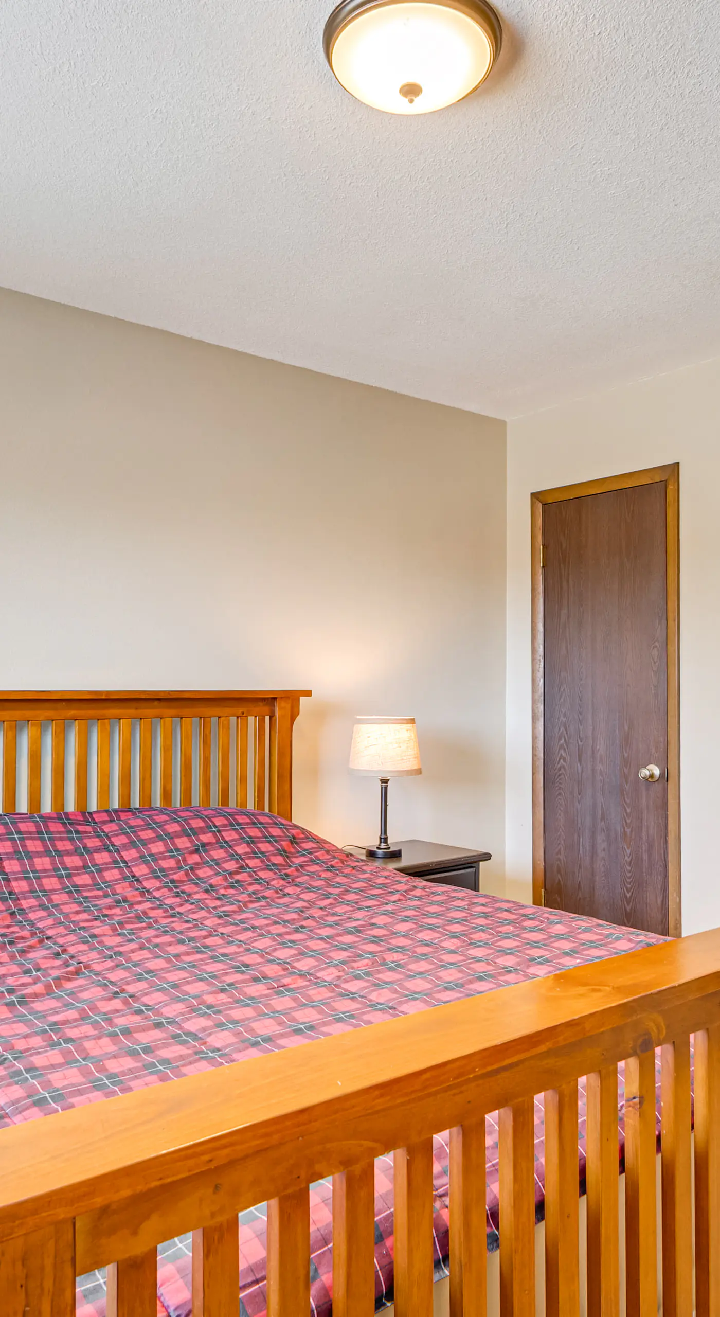 Cozy Condo: Steps to Free Winter Park Shuttle!