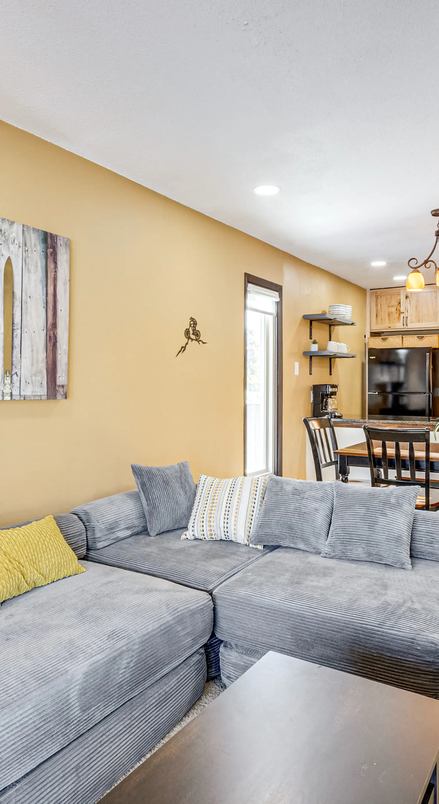 Cozy Condo: Steps to Free Winter Park Shuttle!