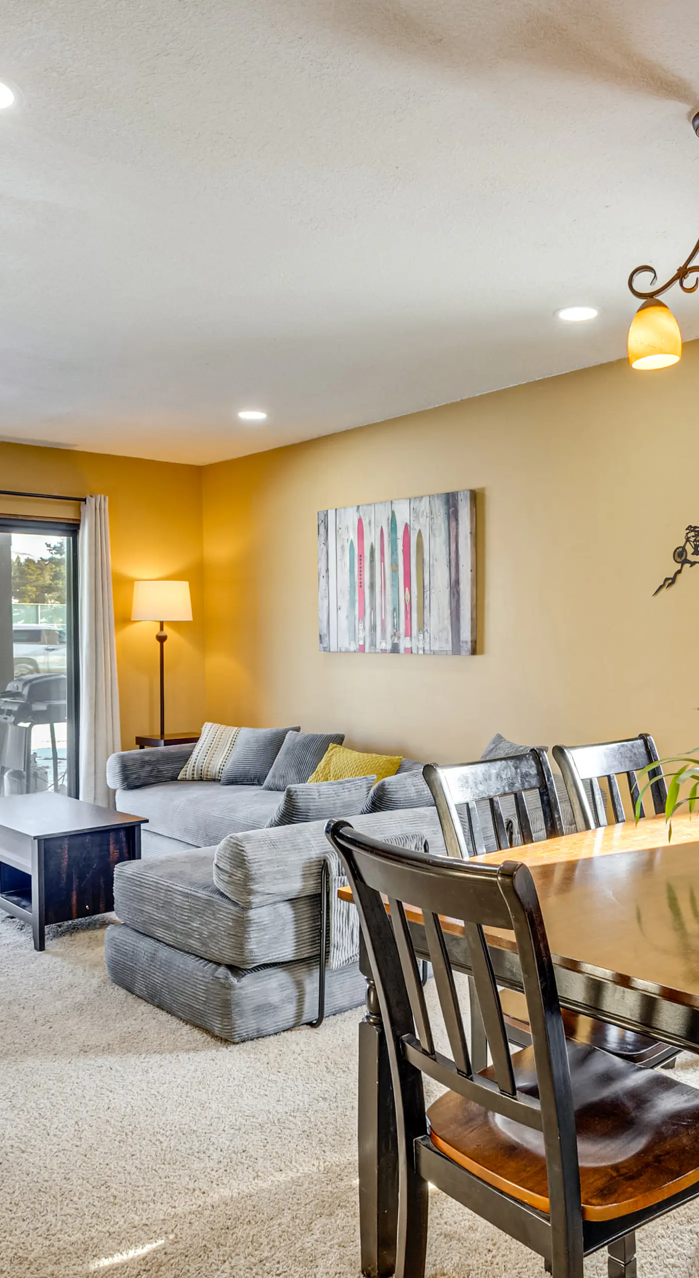 Cozy Condo: Steps to Free Winter Park Shuttle!