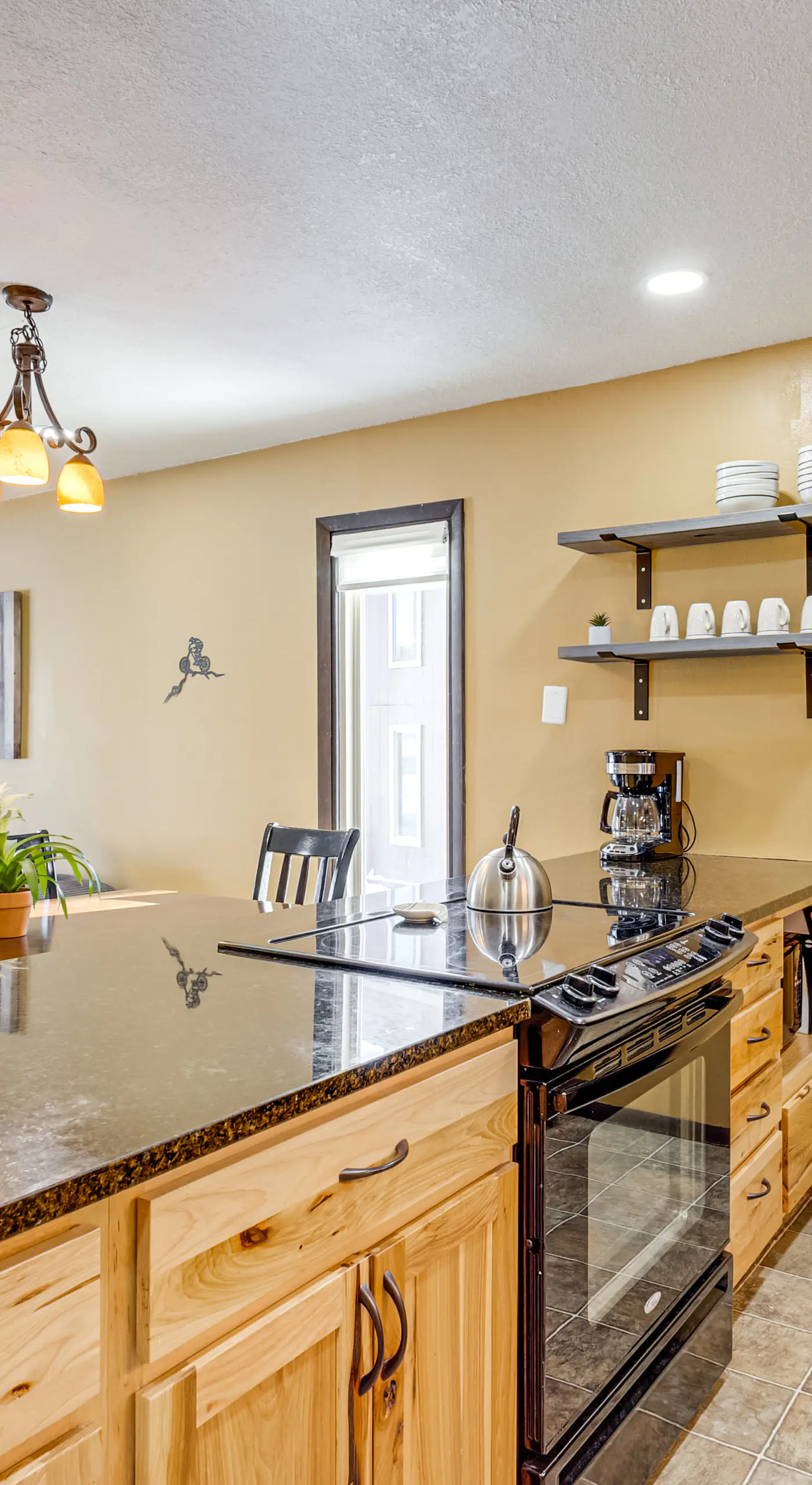 Cozy Condo: Steps to Free Winter Park Shuttle!