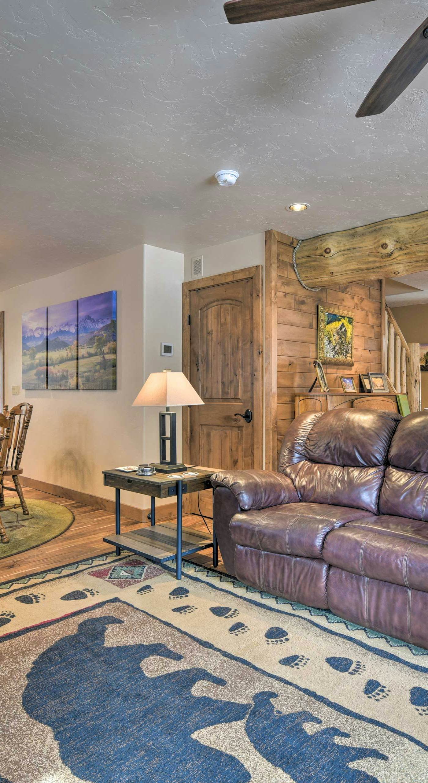 Updated Mtn Home w/ Deck on Uncompahgre River