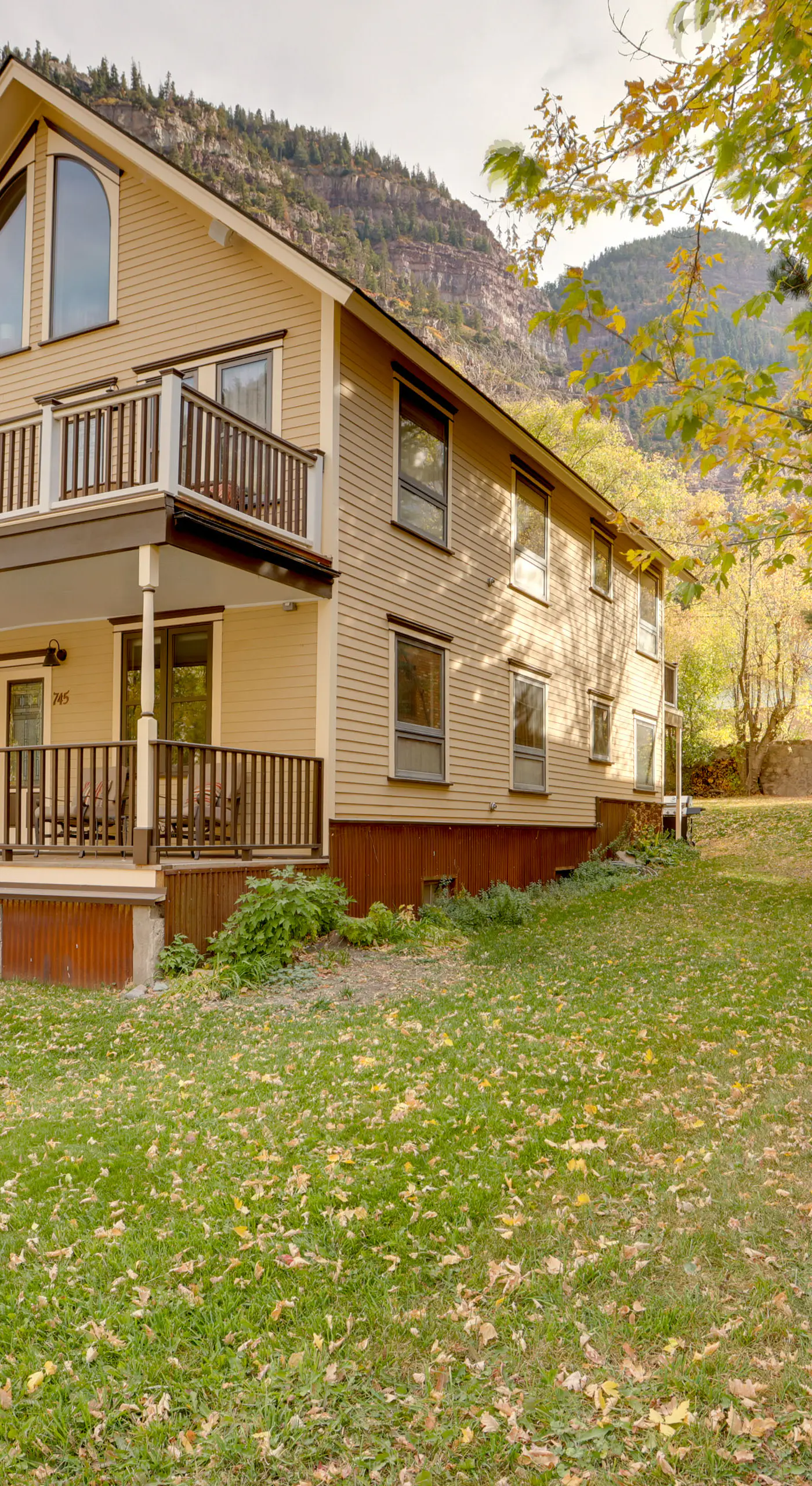 Patio & Mountain Views: Central Ouray Getaway!