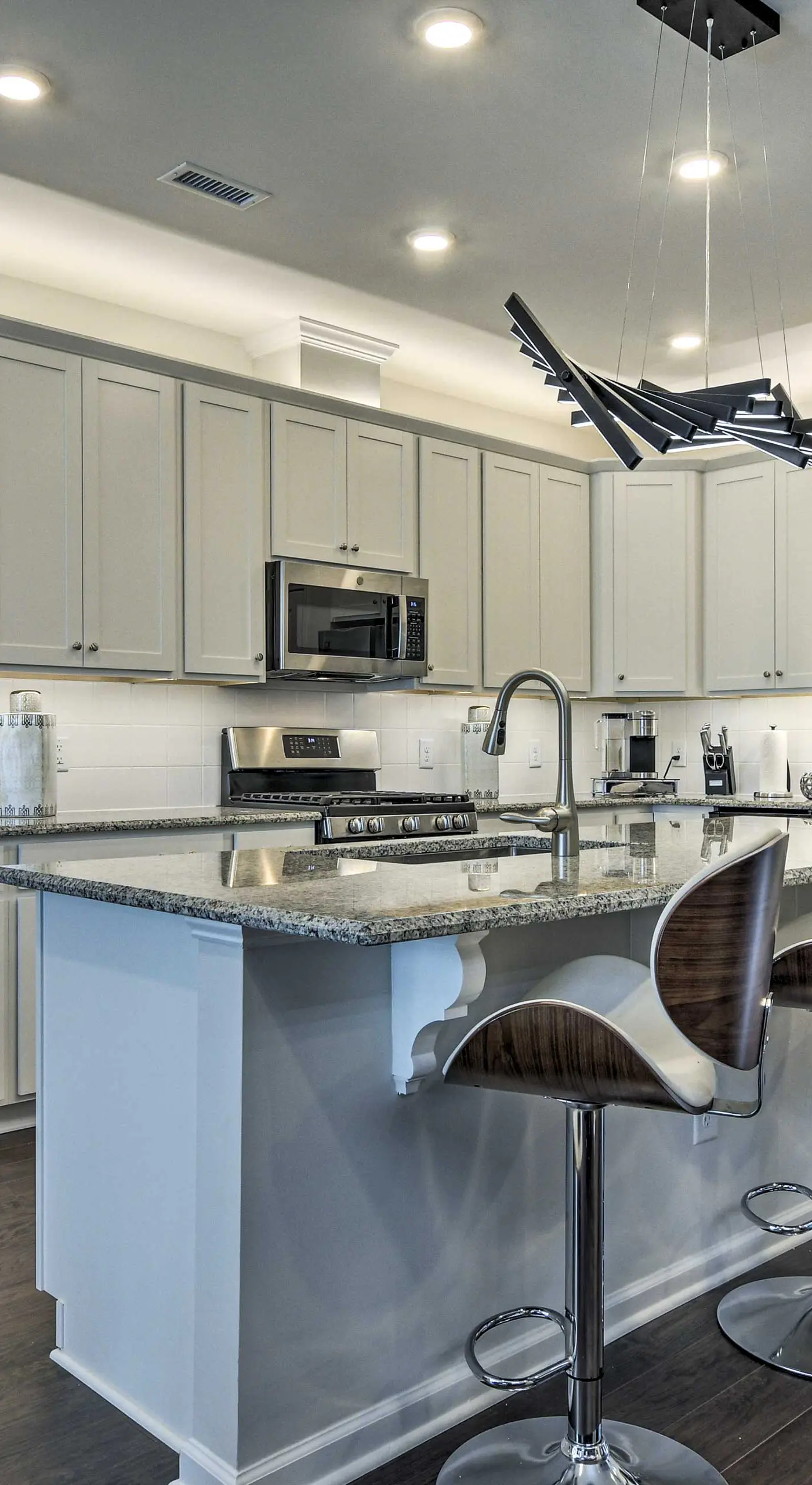 Sleek Durham Townhome Near Dtwn w/ Balcony!
