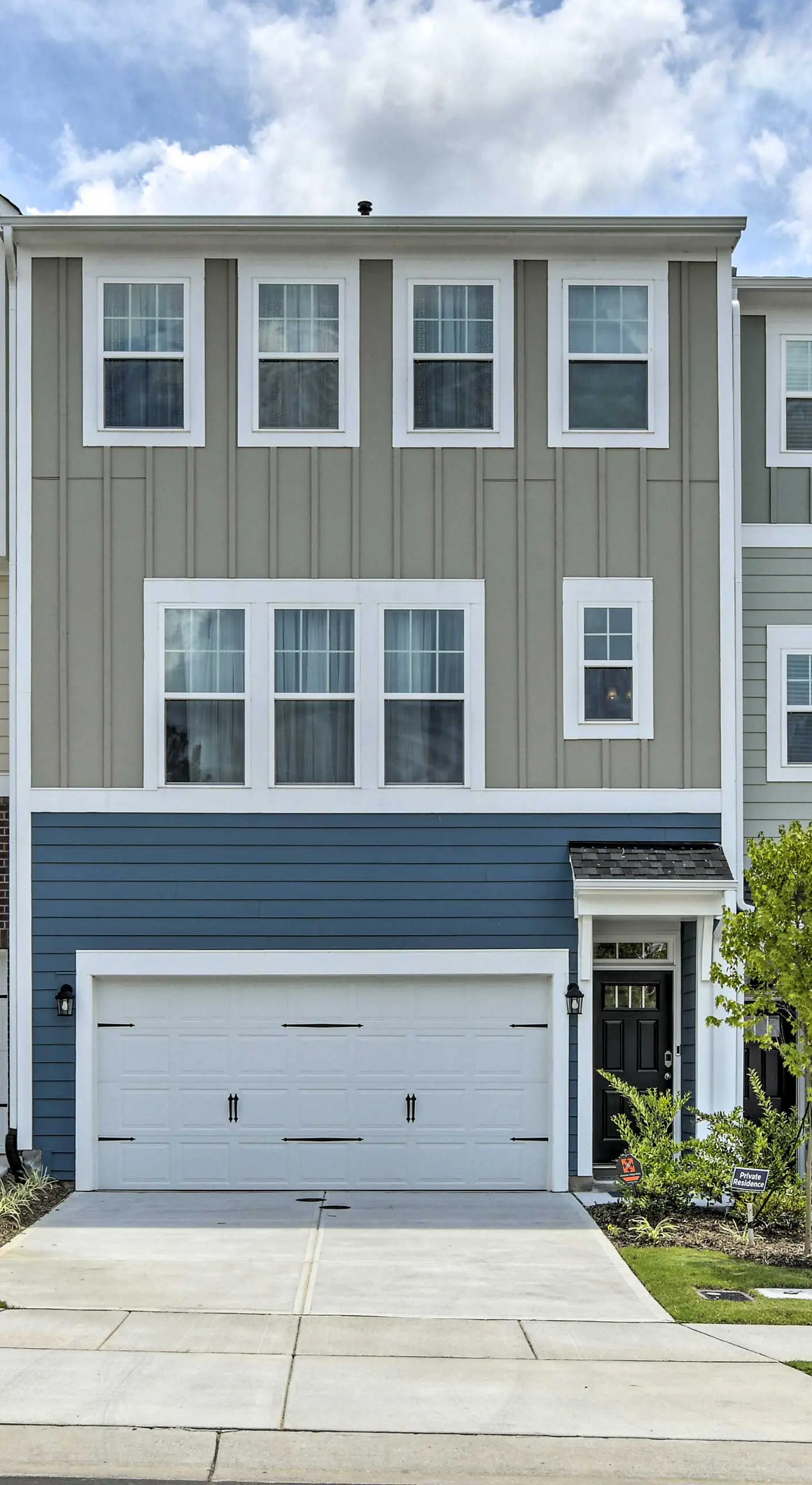 Sleek Durham Townhome Near Dtwn w/ Balcony!