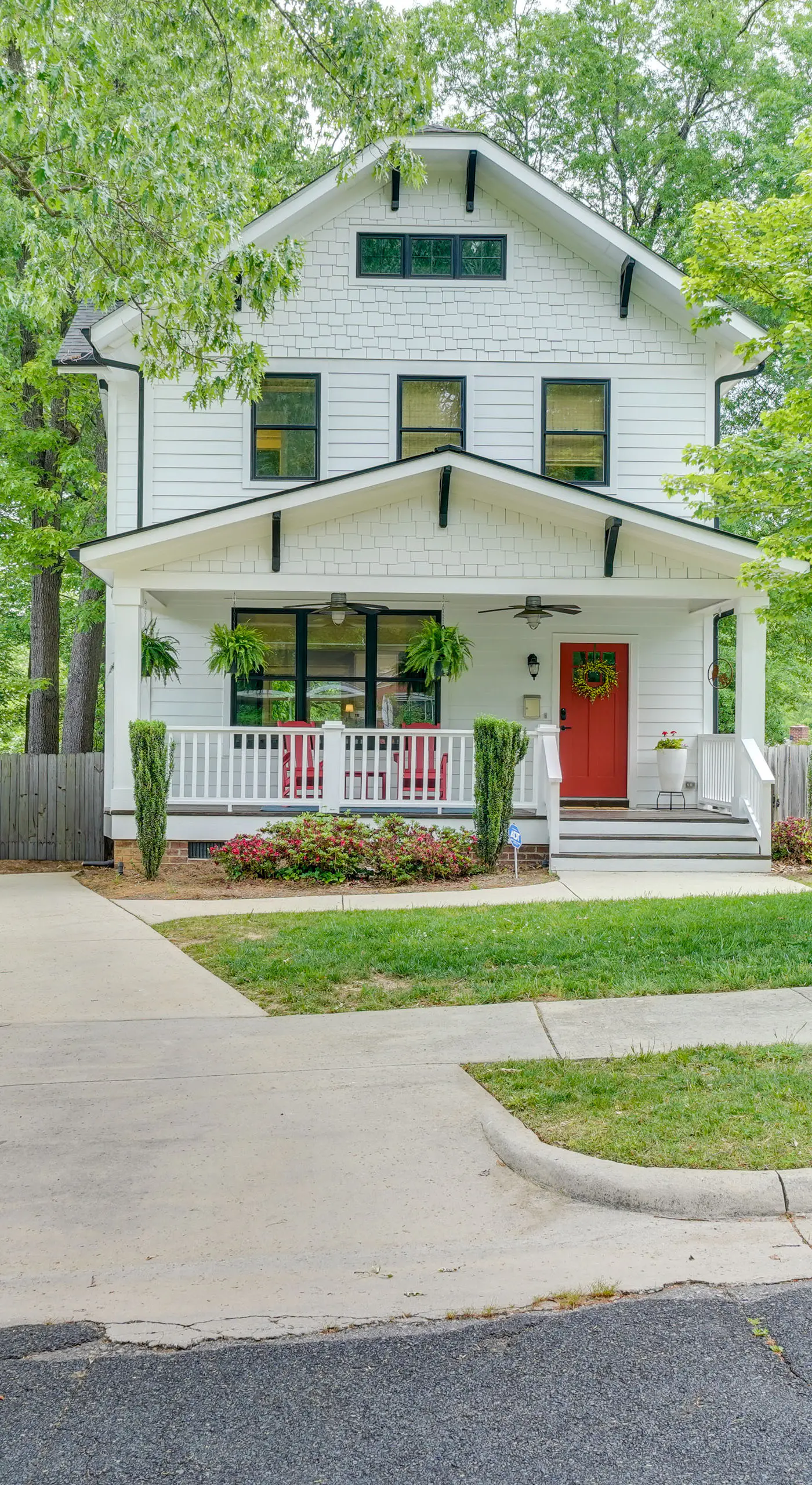 1 Mi to Dtwn: Upscale Retreat in Durham!