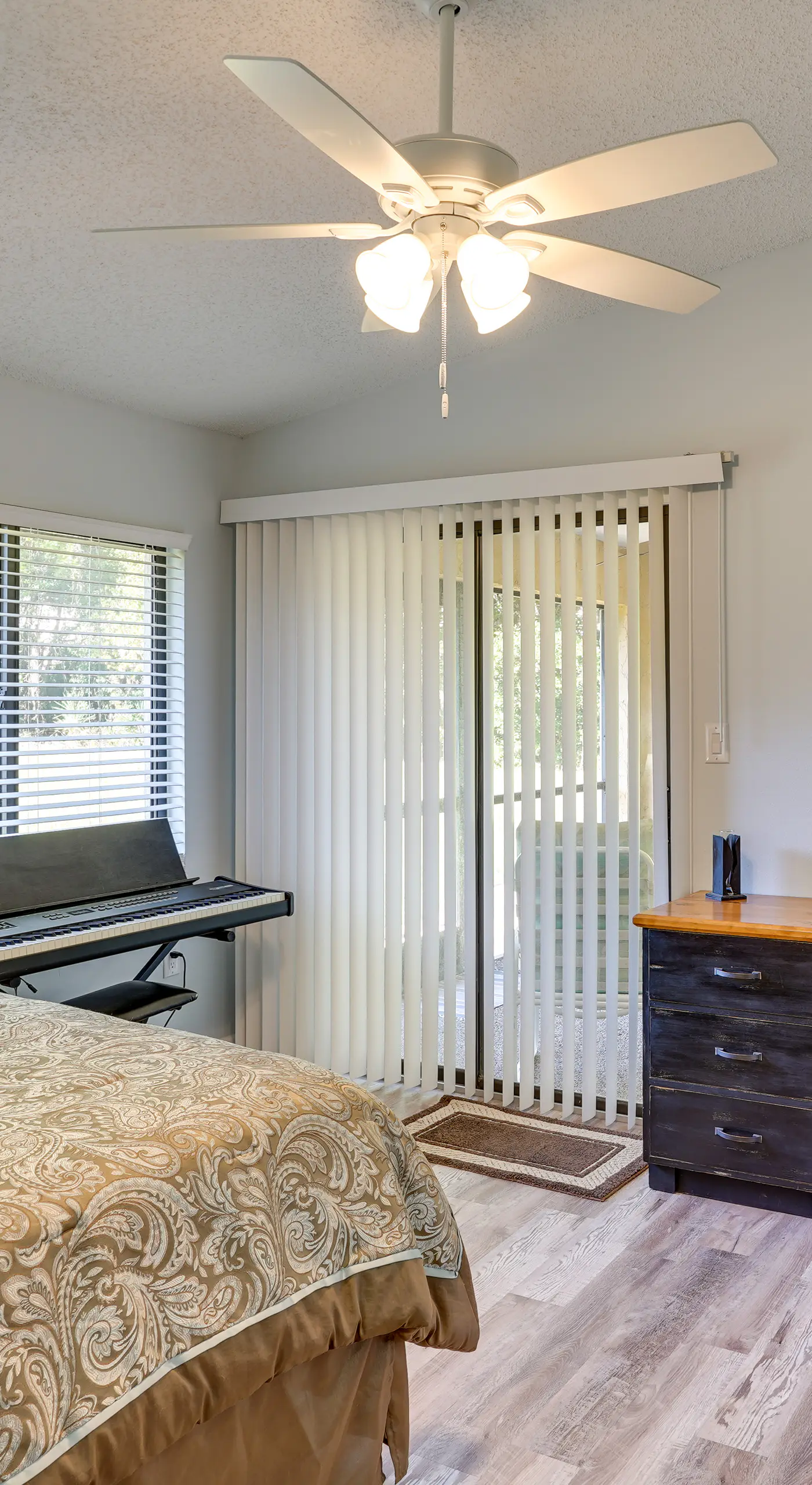 Pet-Friendly Lakeland Condo w/ Screened Porch!