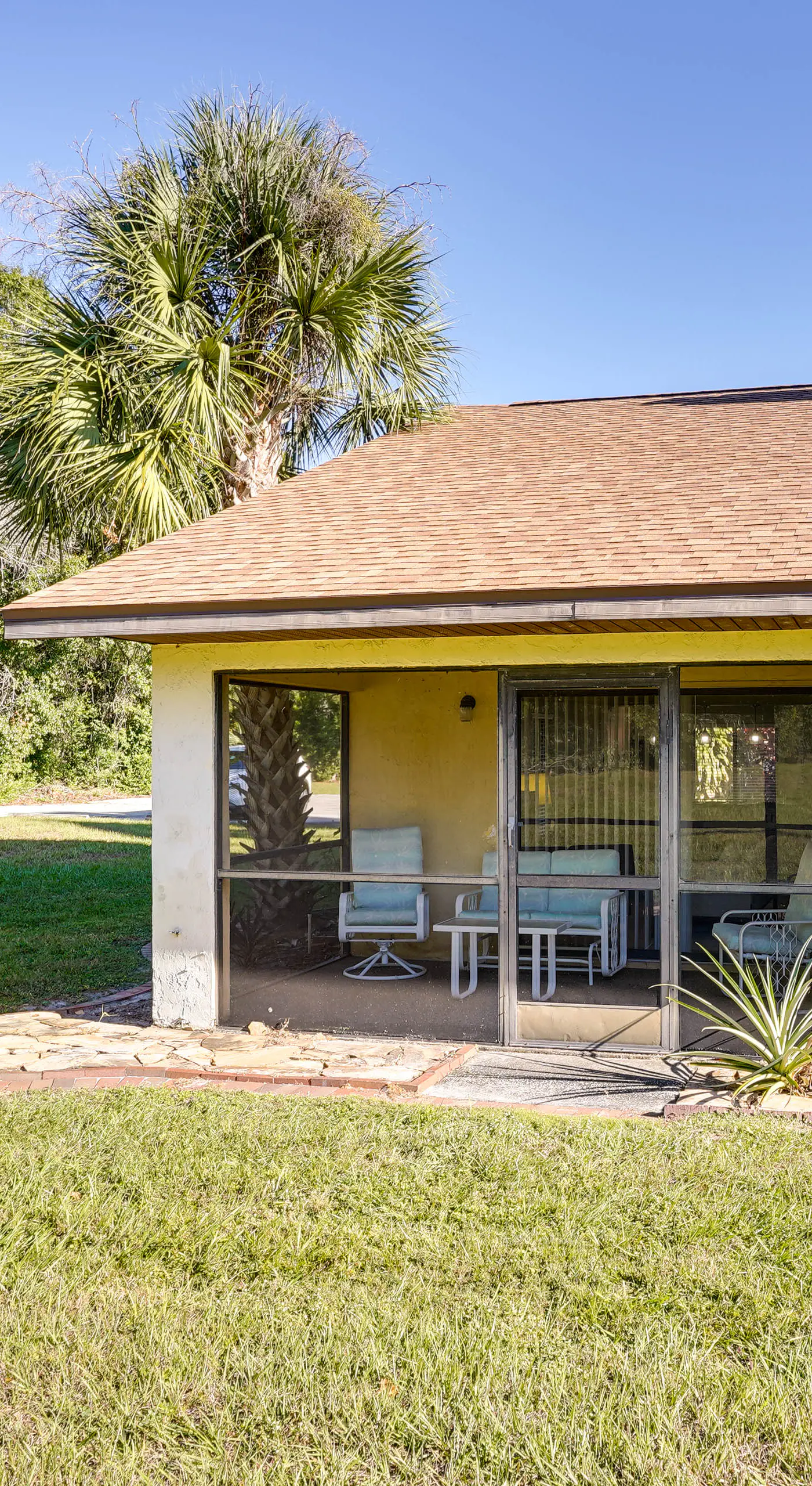 Pet-Friendly Lakeland Condo w/ Screened Porch!