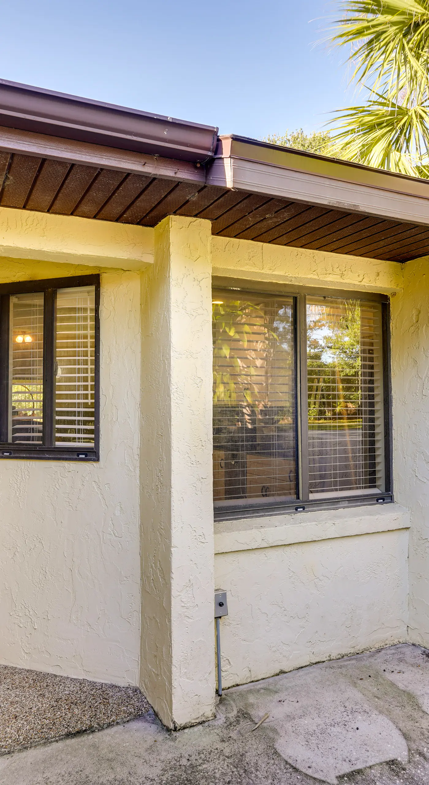 Pet-Friendly Lakeland Condo w/ Screened Porch!