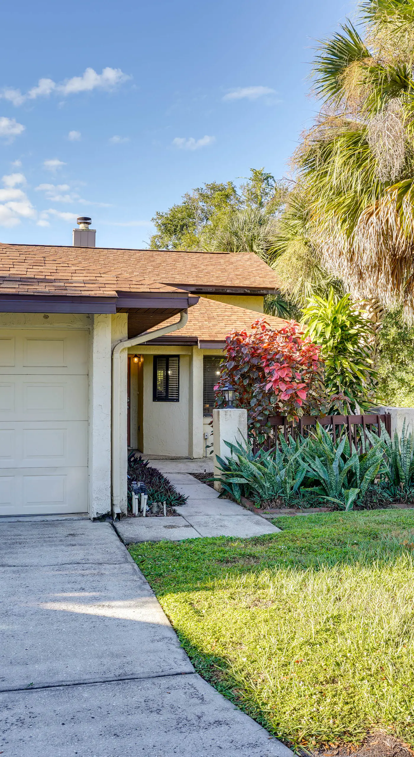Pet-Friendly Lakeland Condo w/ Screened Porch!