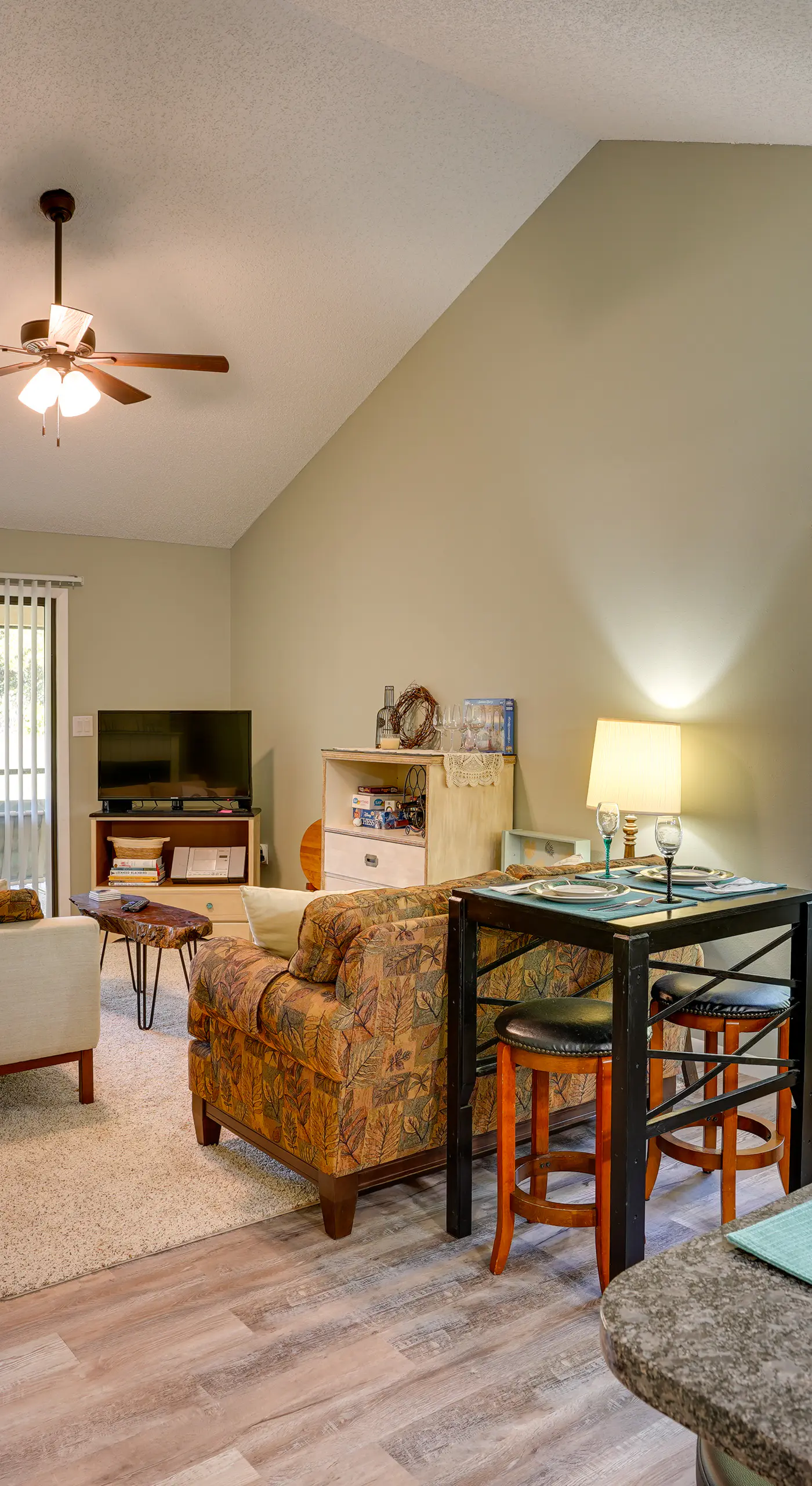 Pet-Friendly Lakeland Condo w/ Screened Porch!