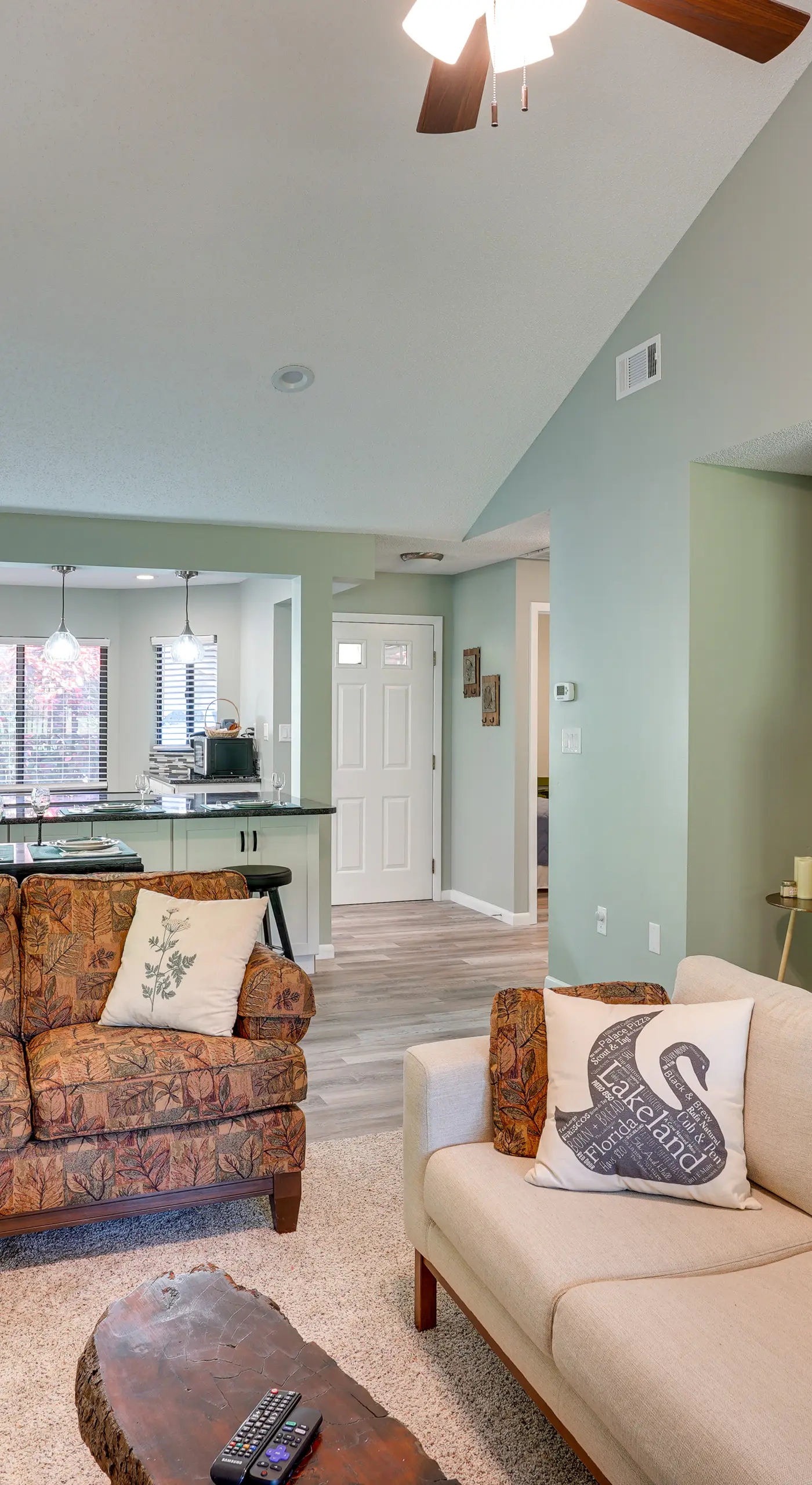 Pet-Friendly Lakeland Condo w/ Screened Porch!