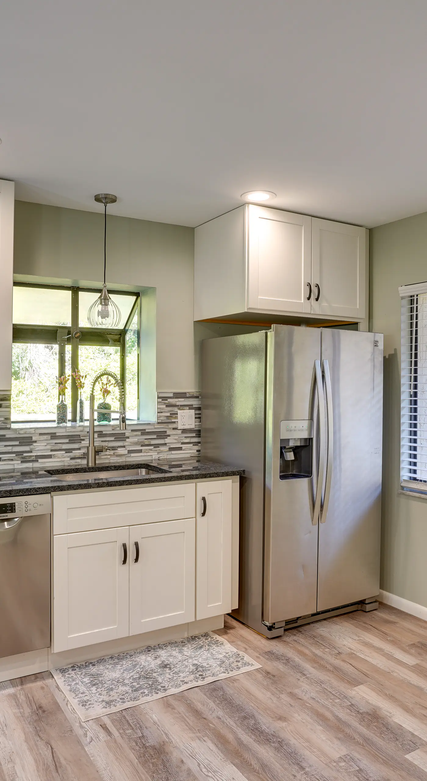 Pet-Friendly Lakeland Condo w/ Screened Porch!