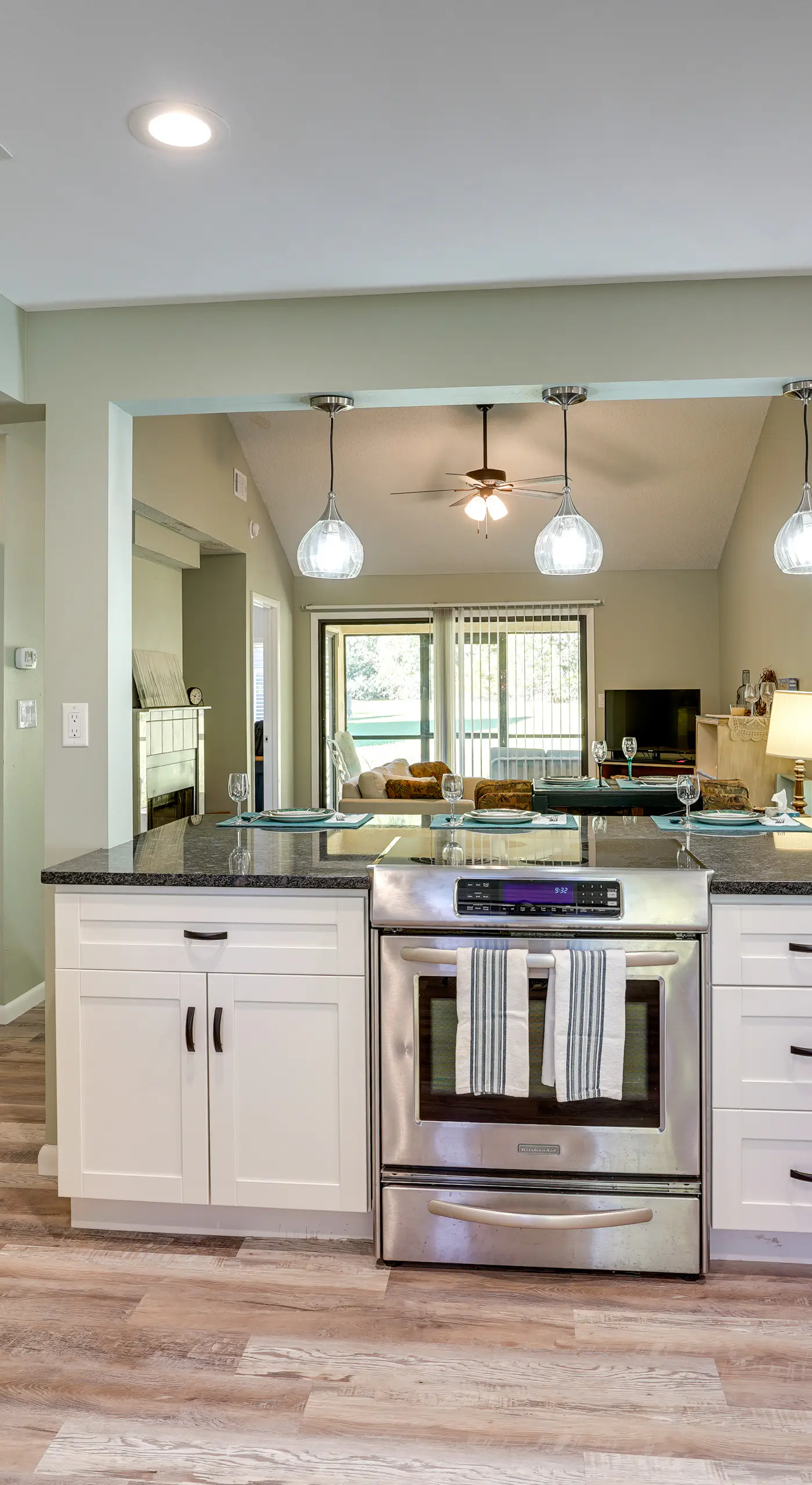 Pet-Friendly Lakeland Condo w/ Screened Porch!