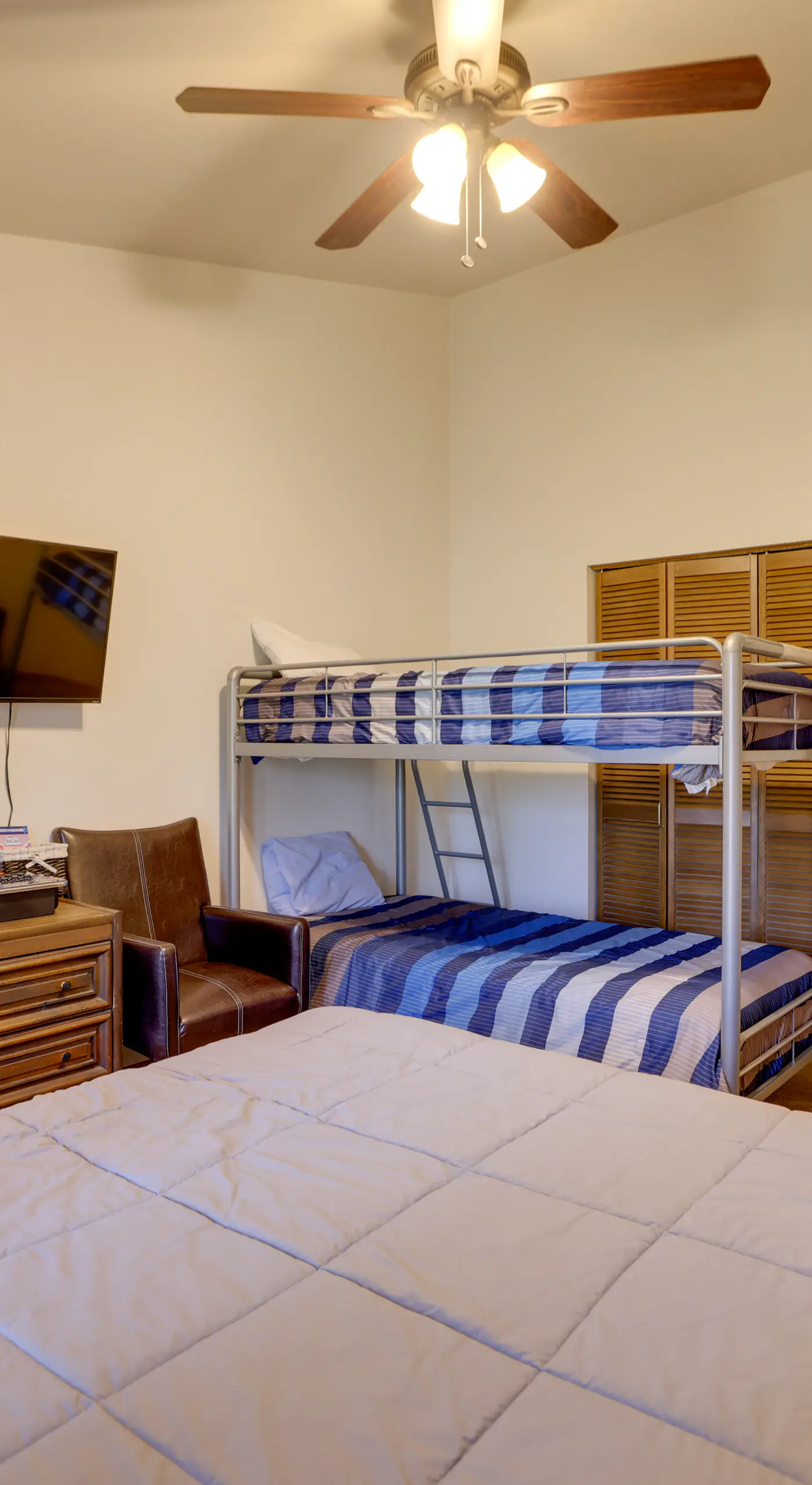 Ski-In/Ski-Out Brian Head Condo w/ Pool Access!