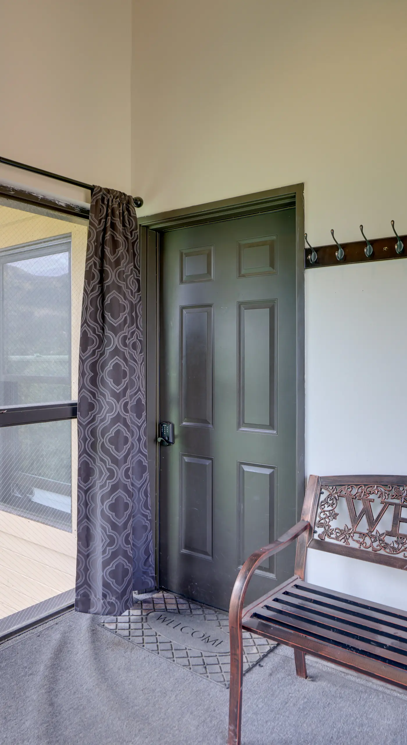 Ski-In/Ski-Out Brian Head Condo w/ Pool Access!