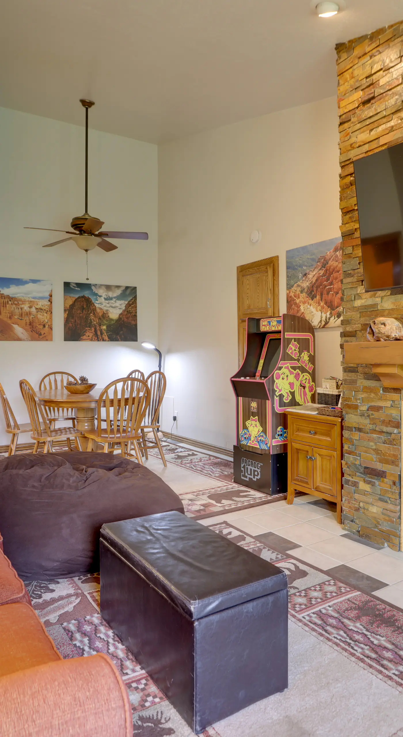 Ski-In/Ski-Out Brian Head Condo w/ Pool Access!