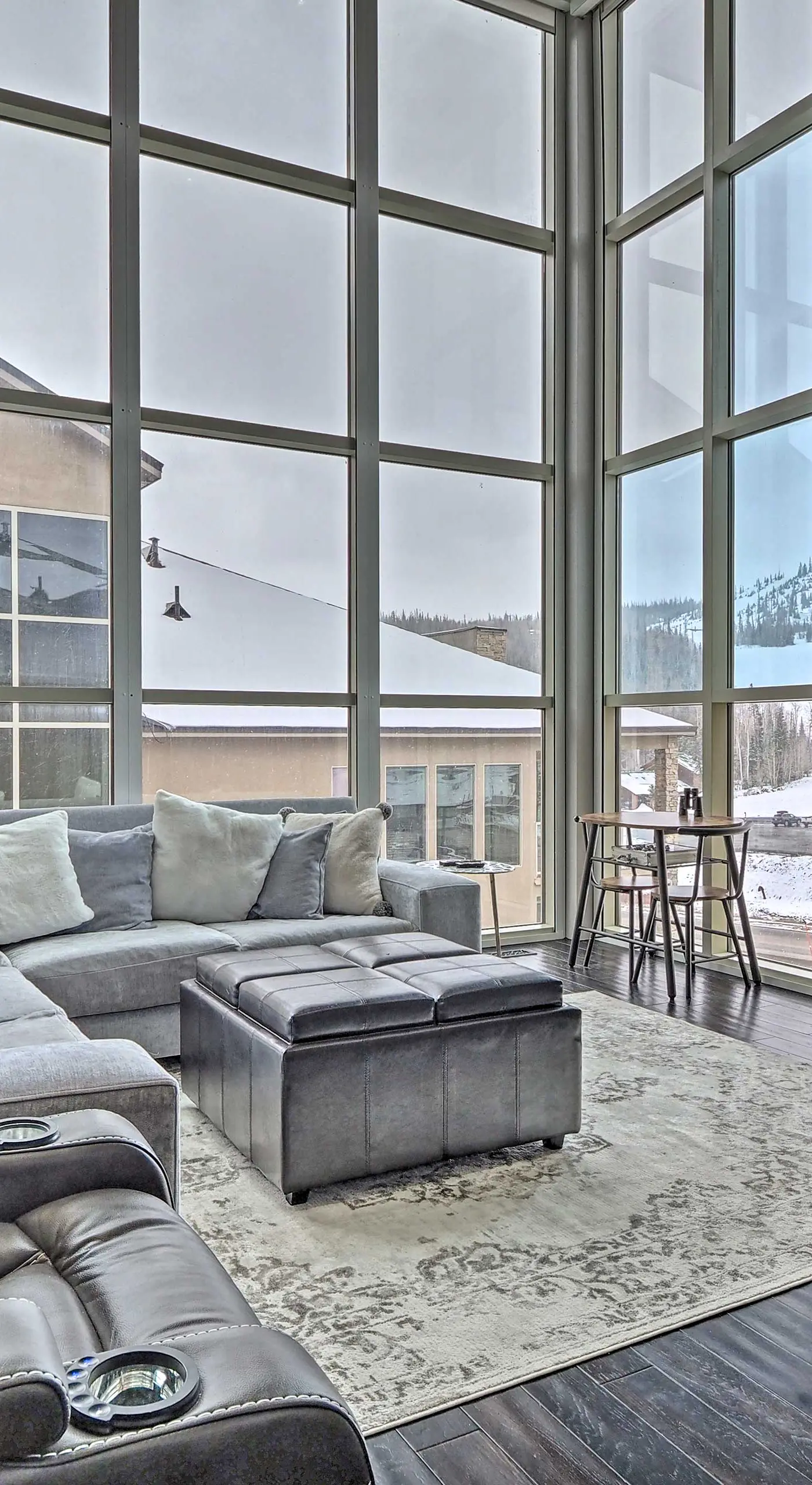 Luxe Brian Head Escape w/ Hot Tub & Mtn Views