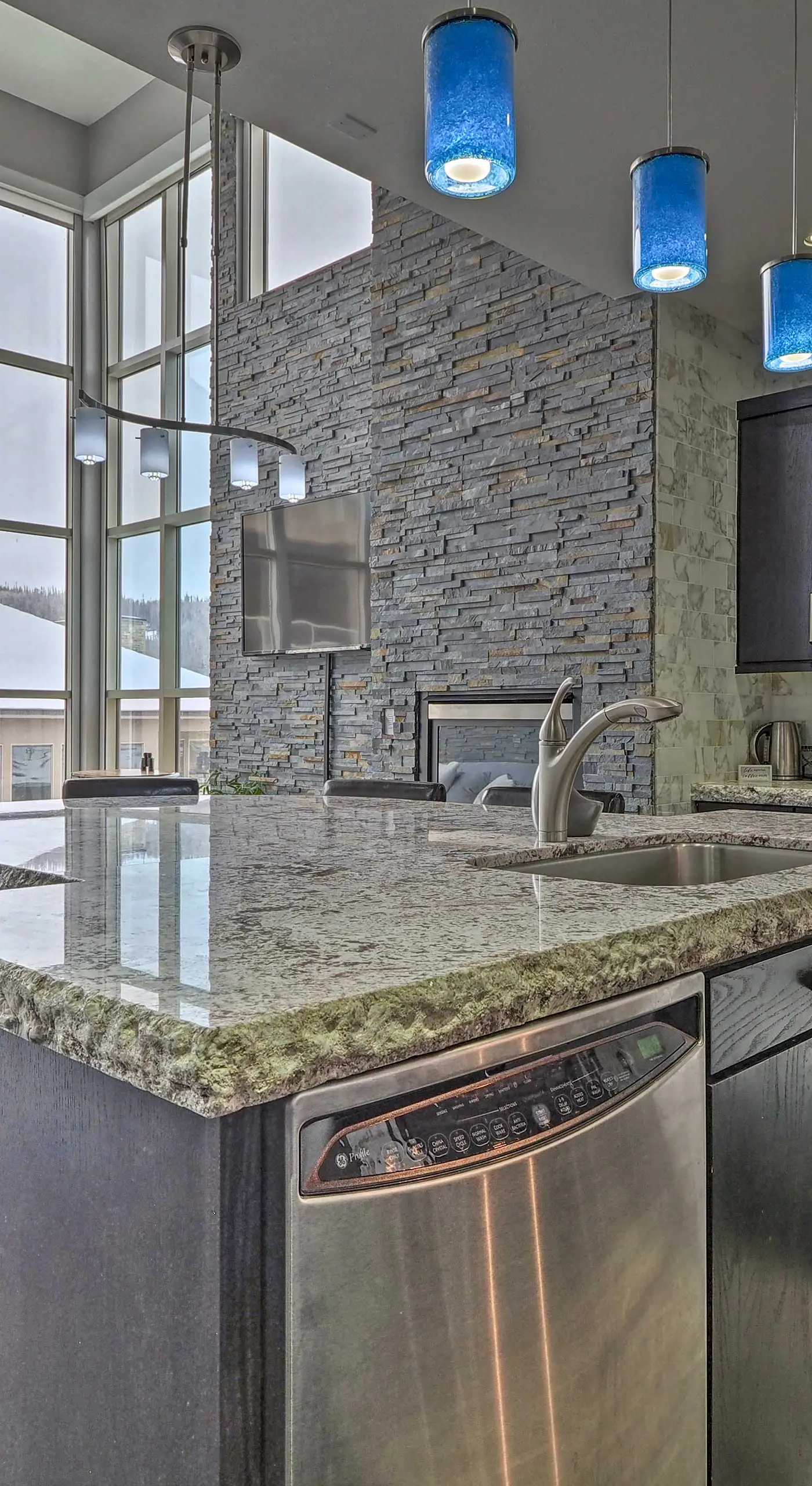 Luxe Brian Head Escape w/ Hot Tub & Mtn Views