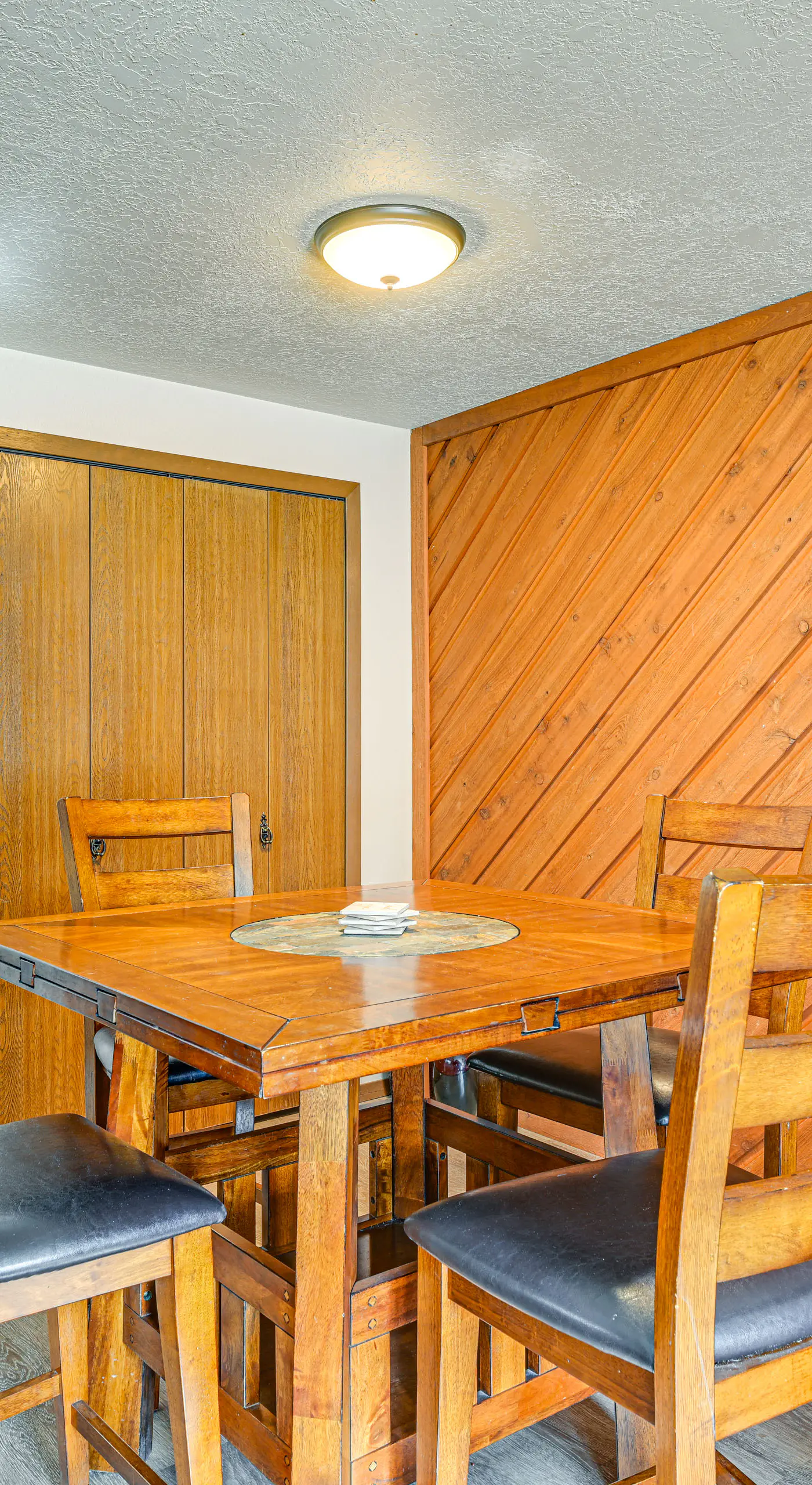 Timberbrook Village Condo: Community Pool, Hot Tub