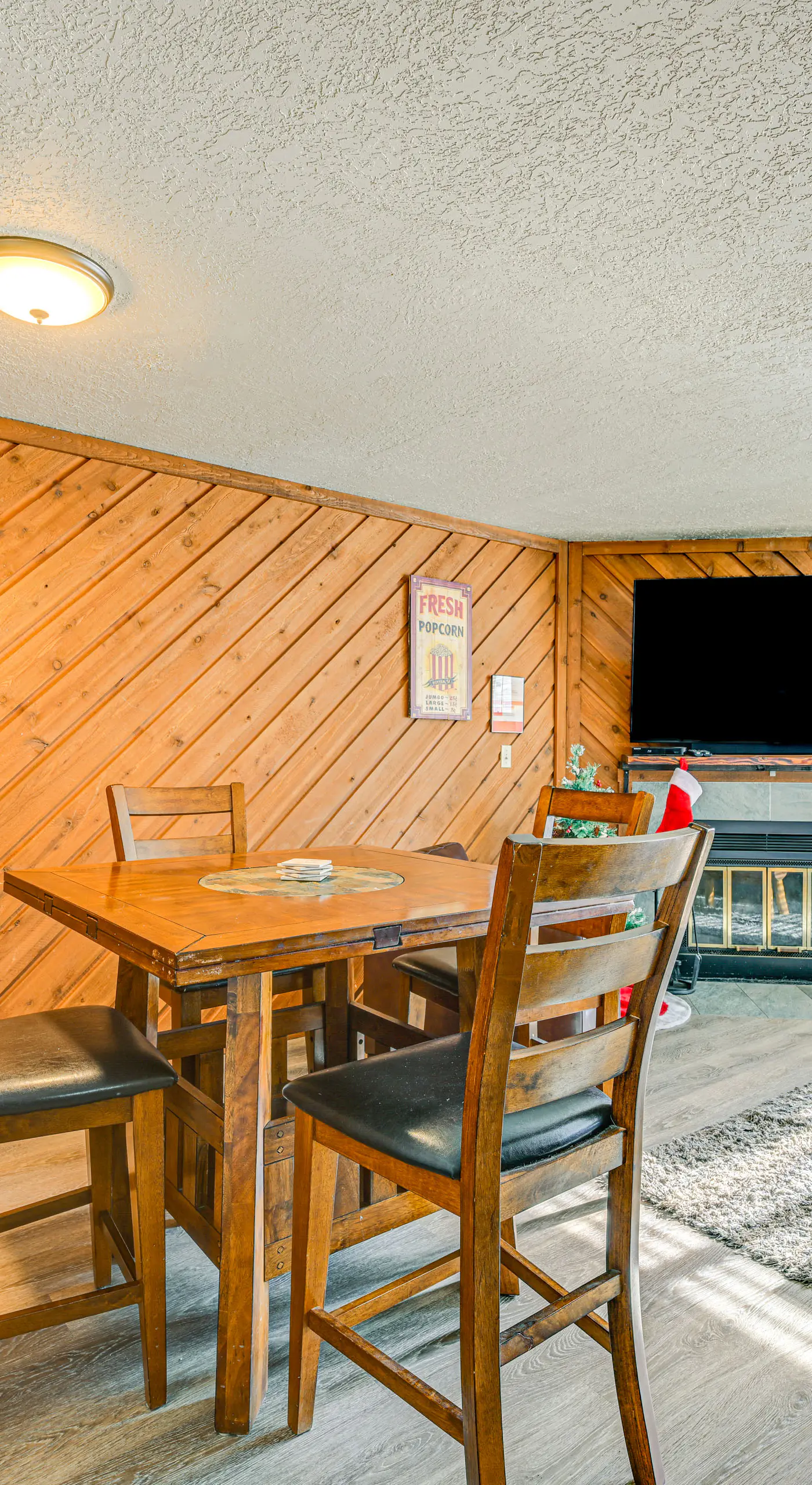 Timberbrook Village Condo: Community Pool, Hot Tub