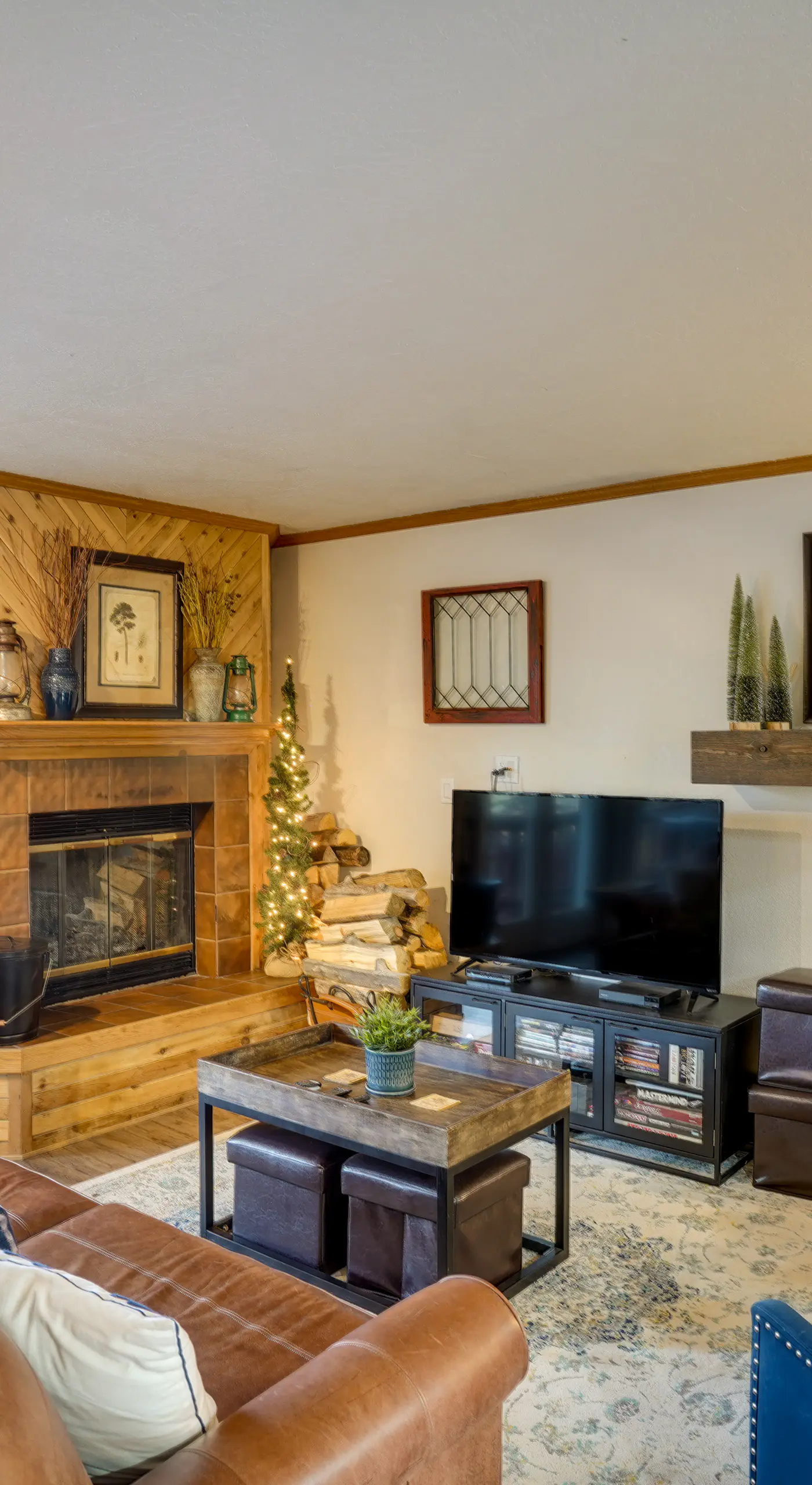 Ski-In, Ski-Out Brian Head Condo w/ Fireplace!