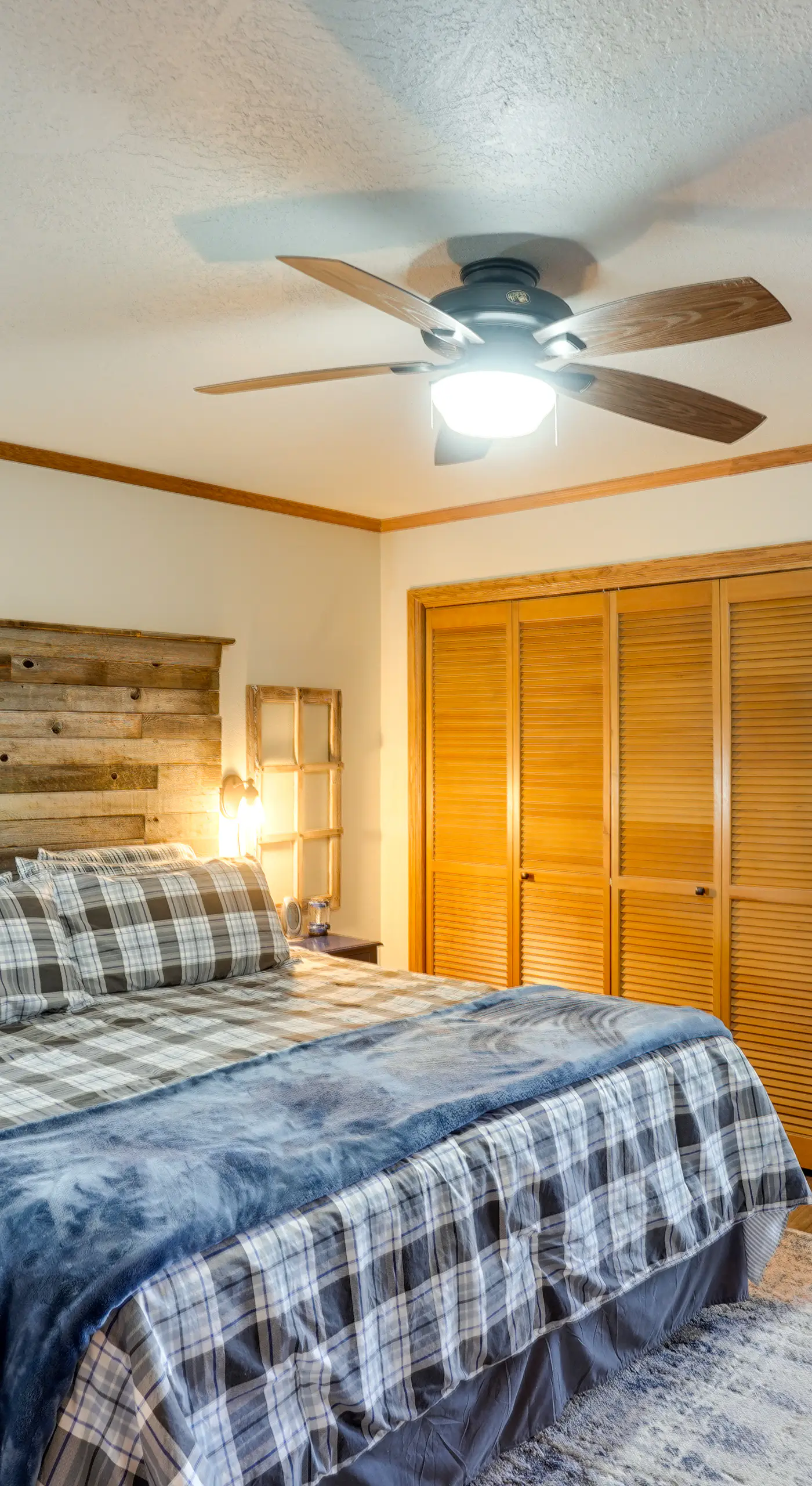 Ski-In, Ski-Out Brian Head Condo w/ Fireplace!