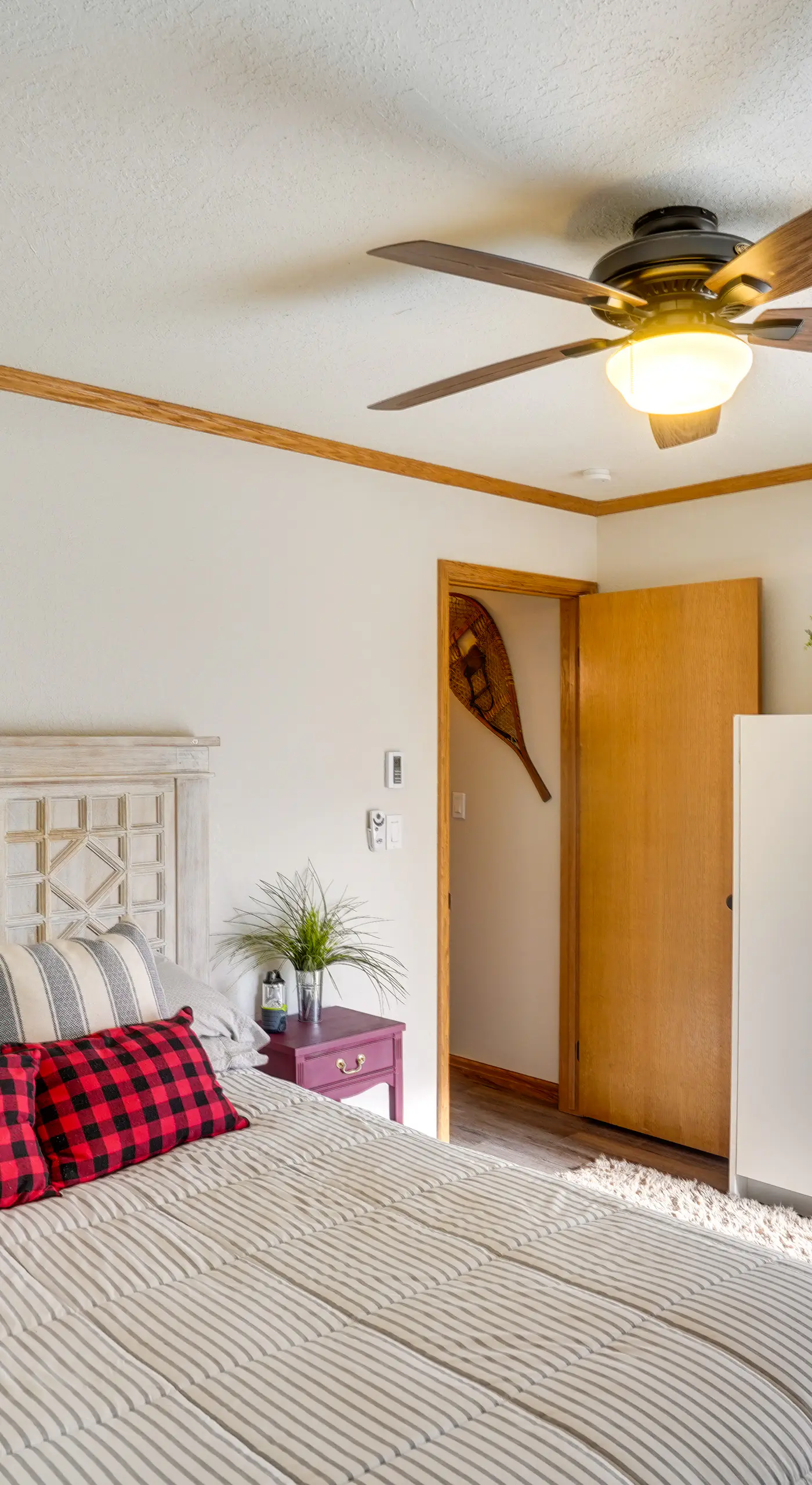 Ski-In, Ski-Out Brian Head Condo w/ Fireplace!