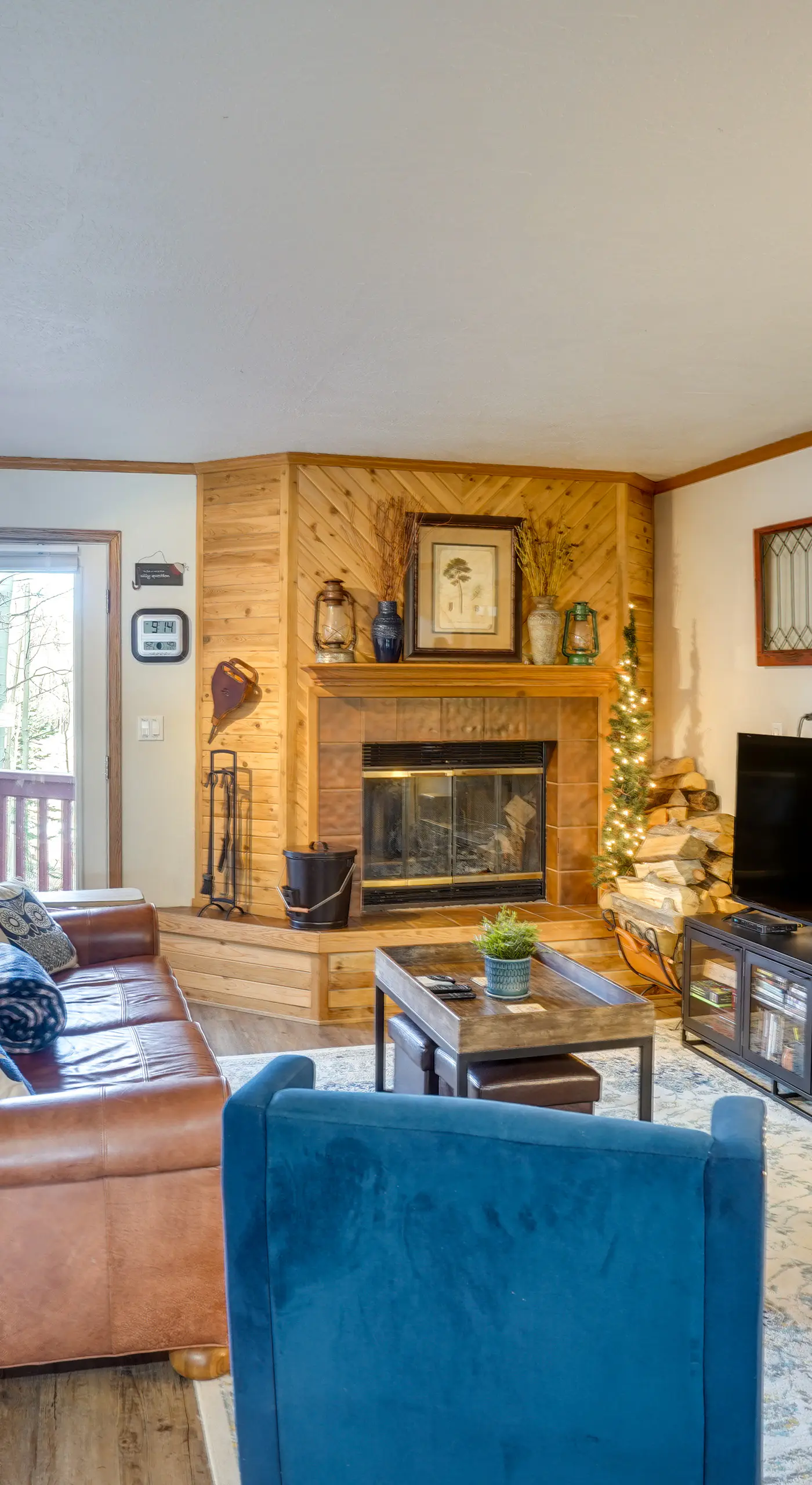 Ski-In, Ski-Out Brian Head Condo w/ Fireplace!