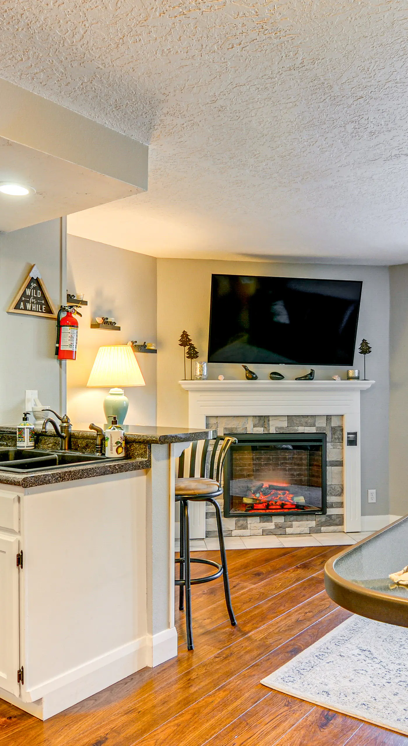 Romantic Ski Haven w/ Balcony: Brian Head Studio