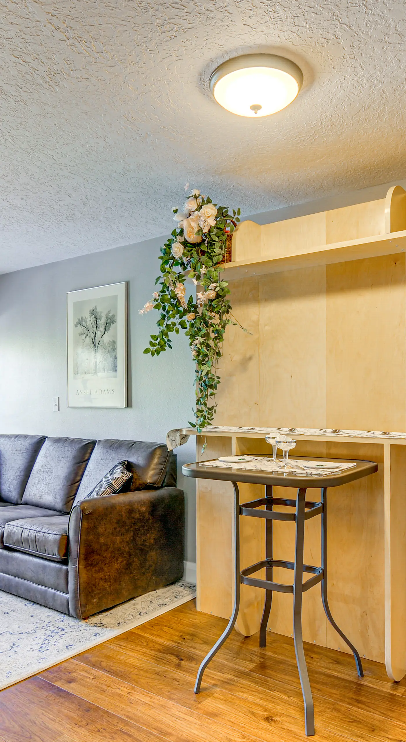 Romantic Ski Haven w/ Balcony: Brian Head Studio