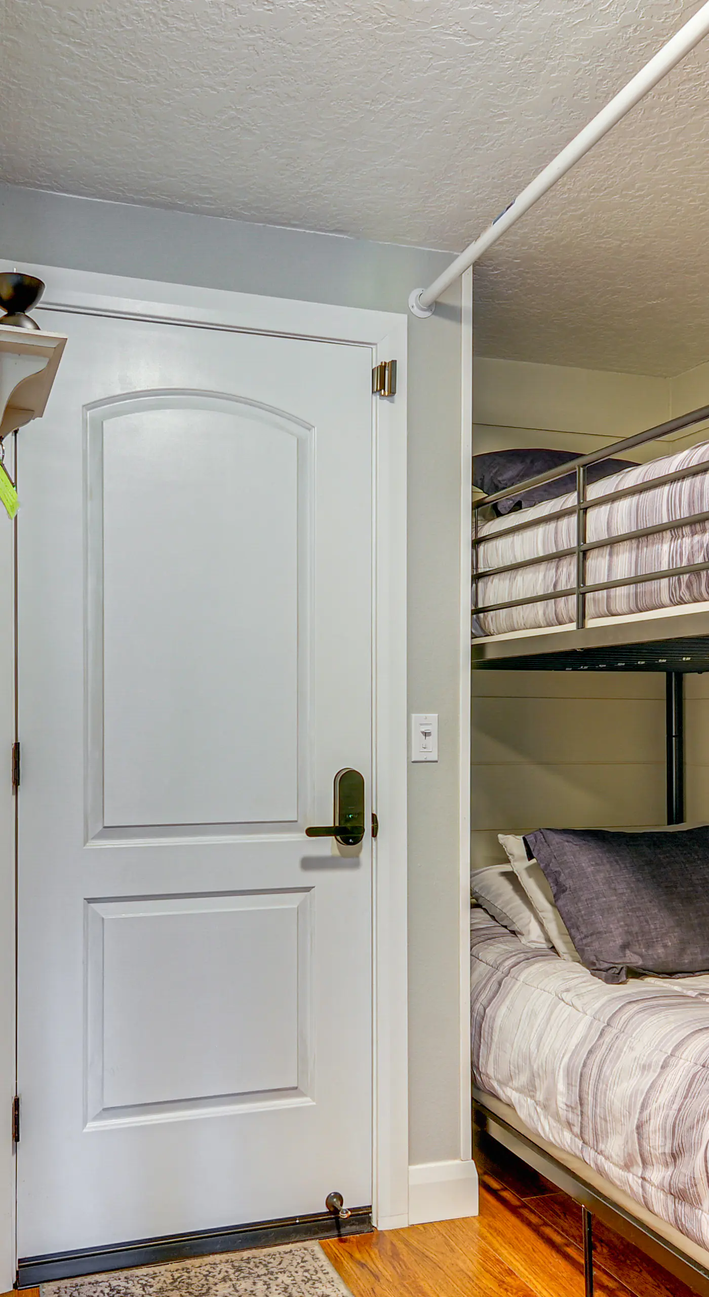 Romantic Ski Haven w/ Balcony: Brian Head Studio