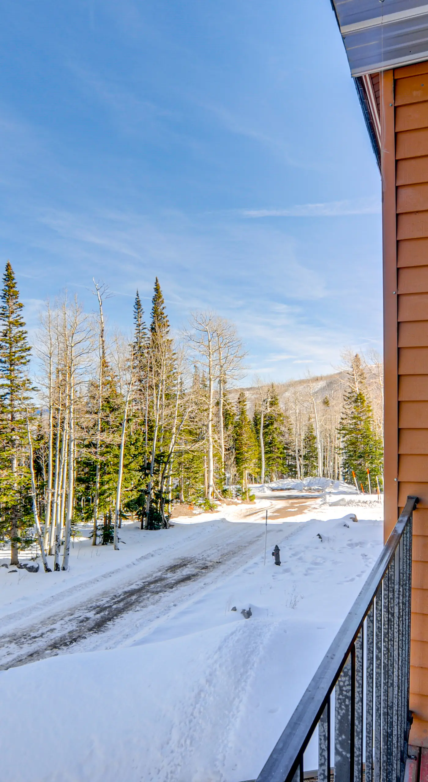 Romantic Ski Haven w/ Balcony: Brian Head Studio
