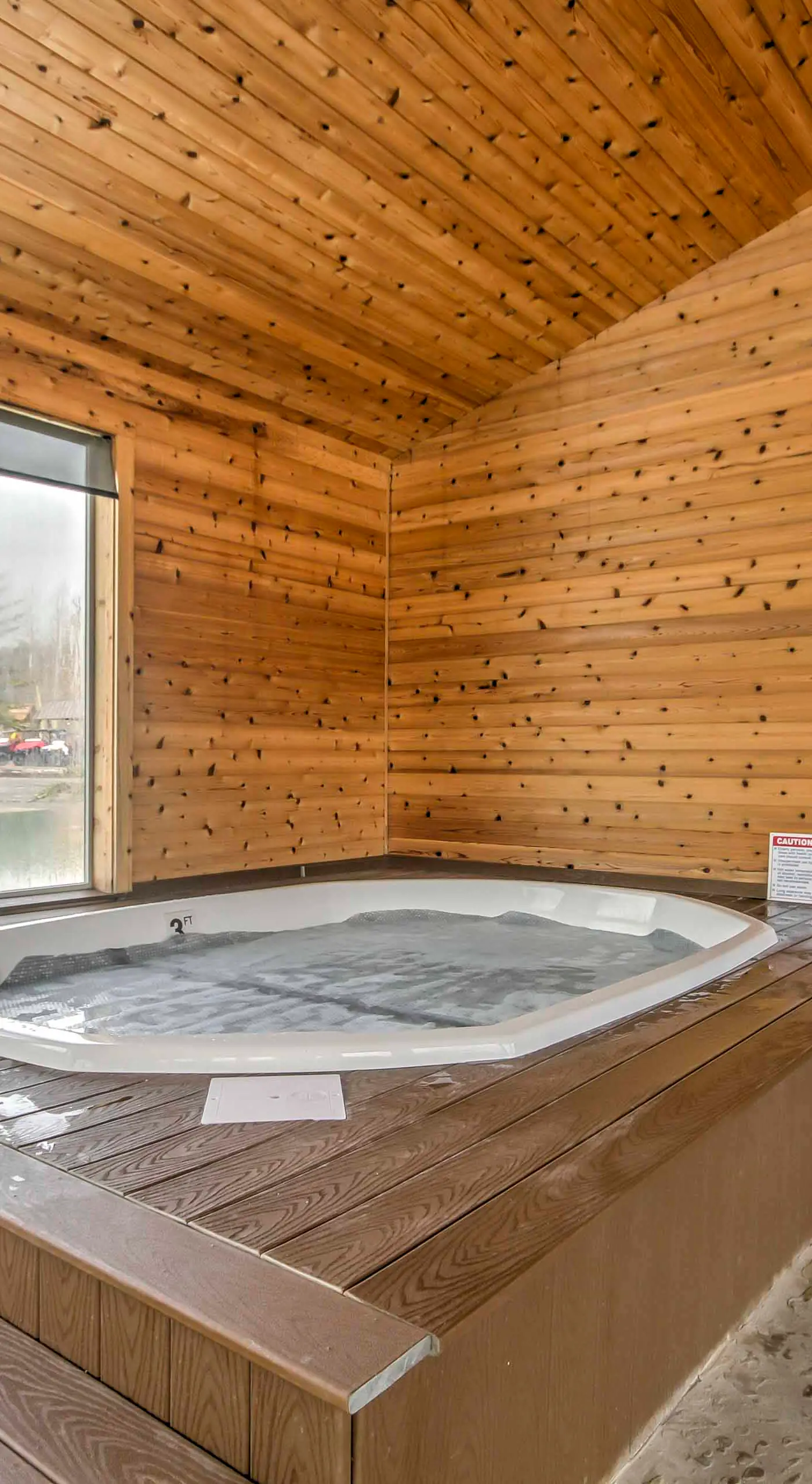 Romantic Ski Haven w/ Balcony: Brian Head Studio