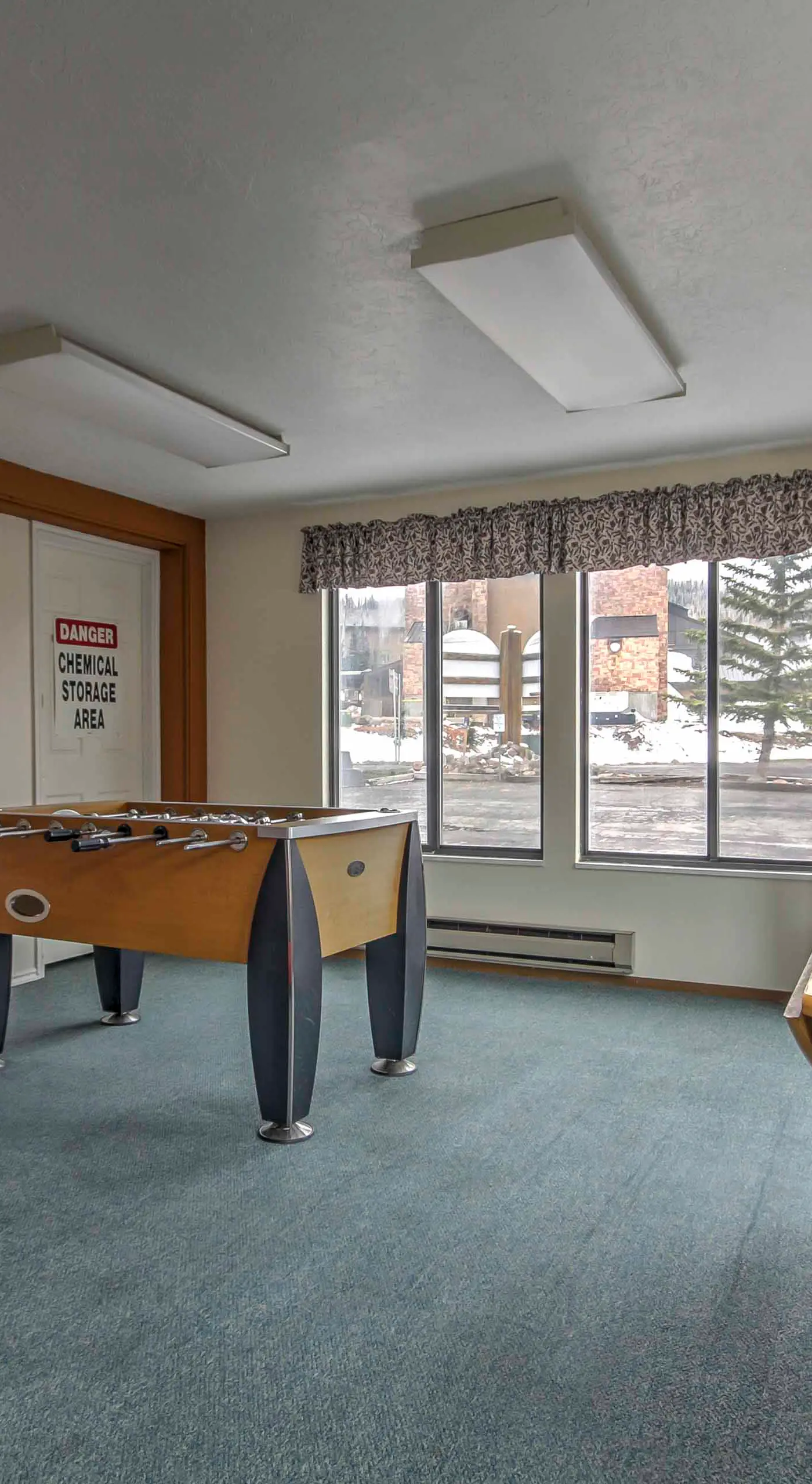 Romantic Ski Haven w/ Balcony: Brian Head Studio