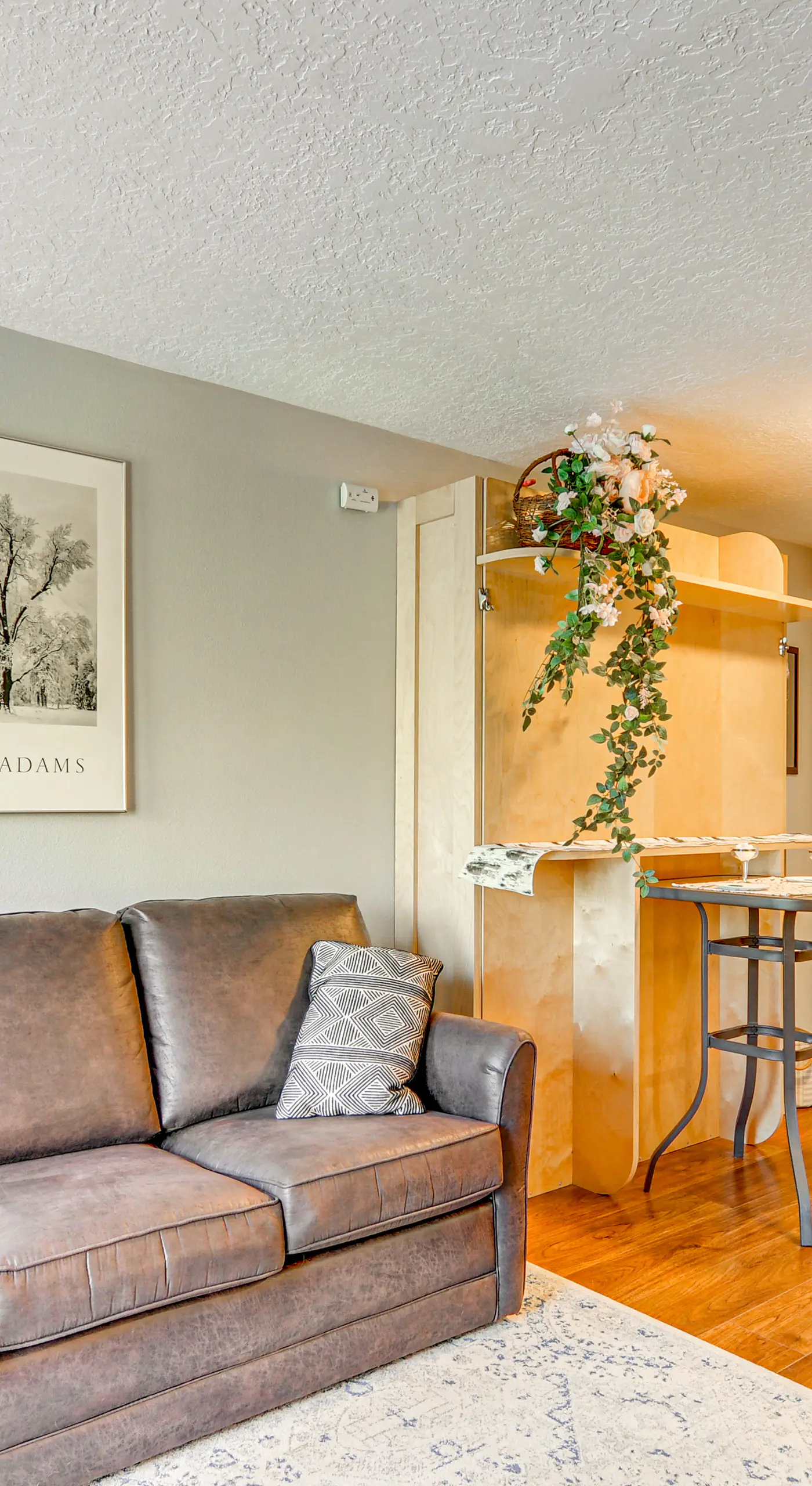Romantic Ski Haven w/ Balcony: Brian Head Studio