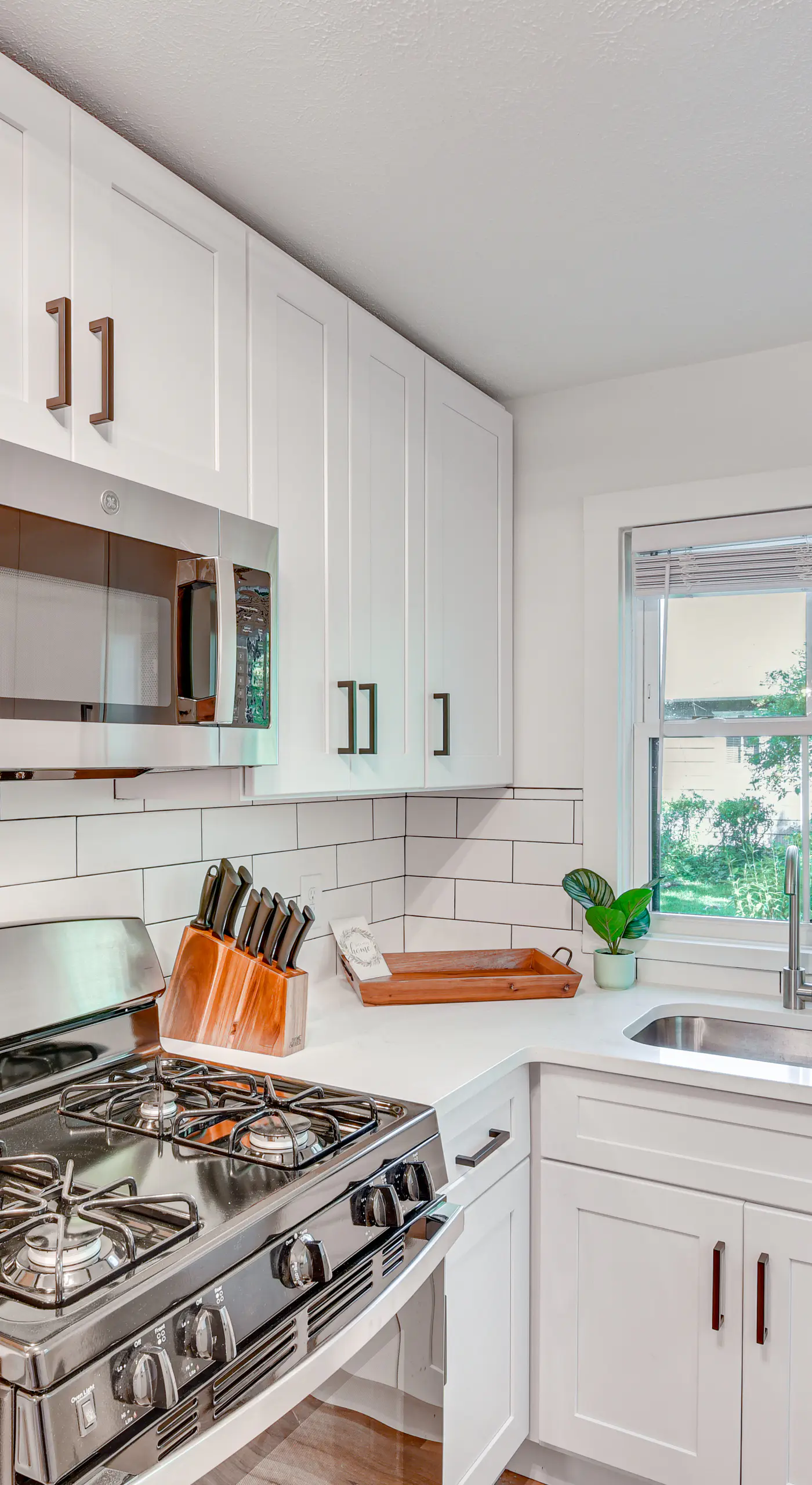 2 MI to Notre Dame: Dog-Friendly Home w/ yard!