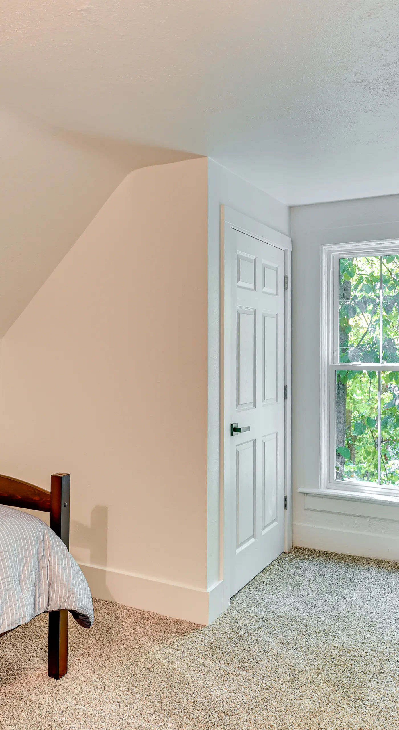 2 MI to Notre Dame: Dog-Friendly Home w/ yard!