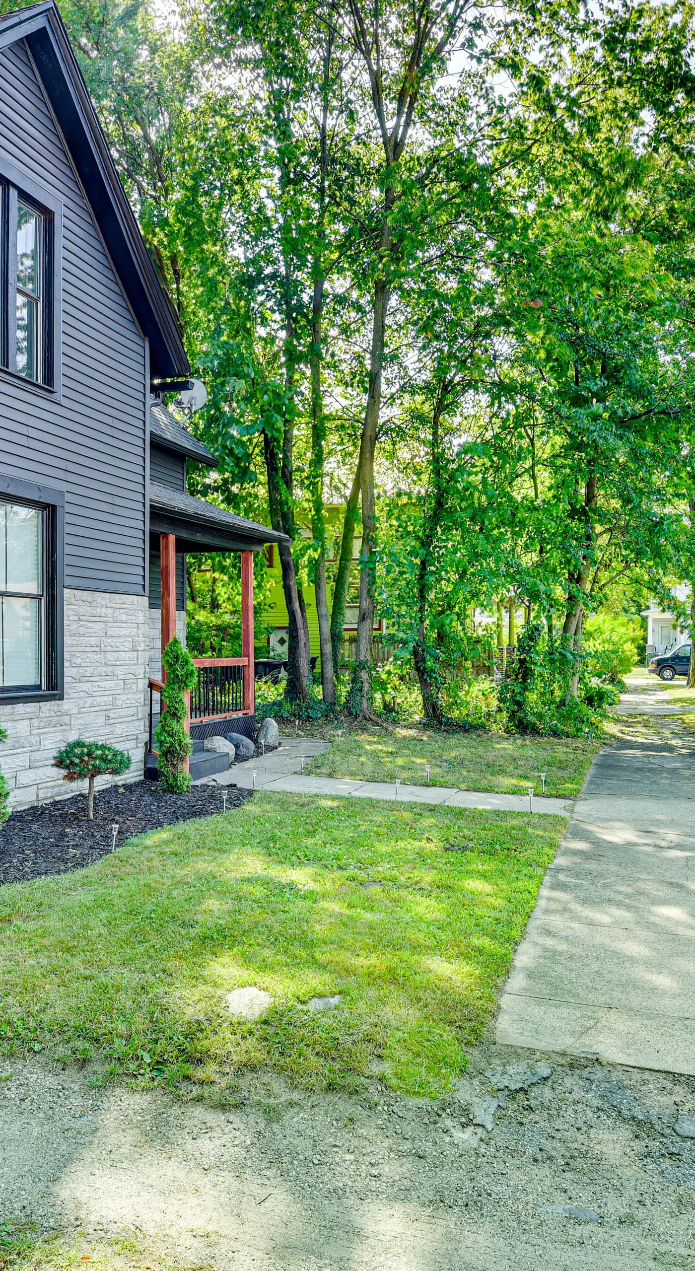 2 MI to Notre Dame: Dog-Friendly Home w/ yard!